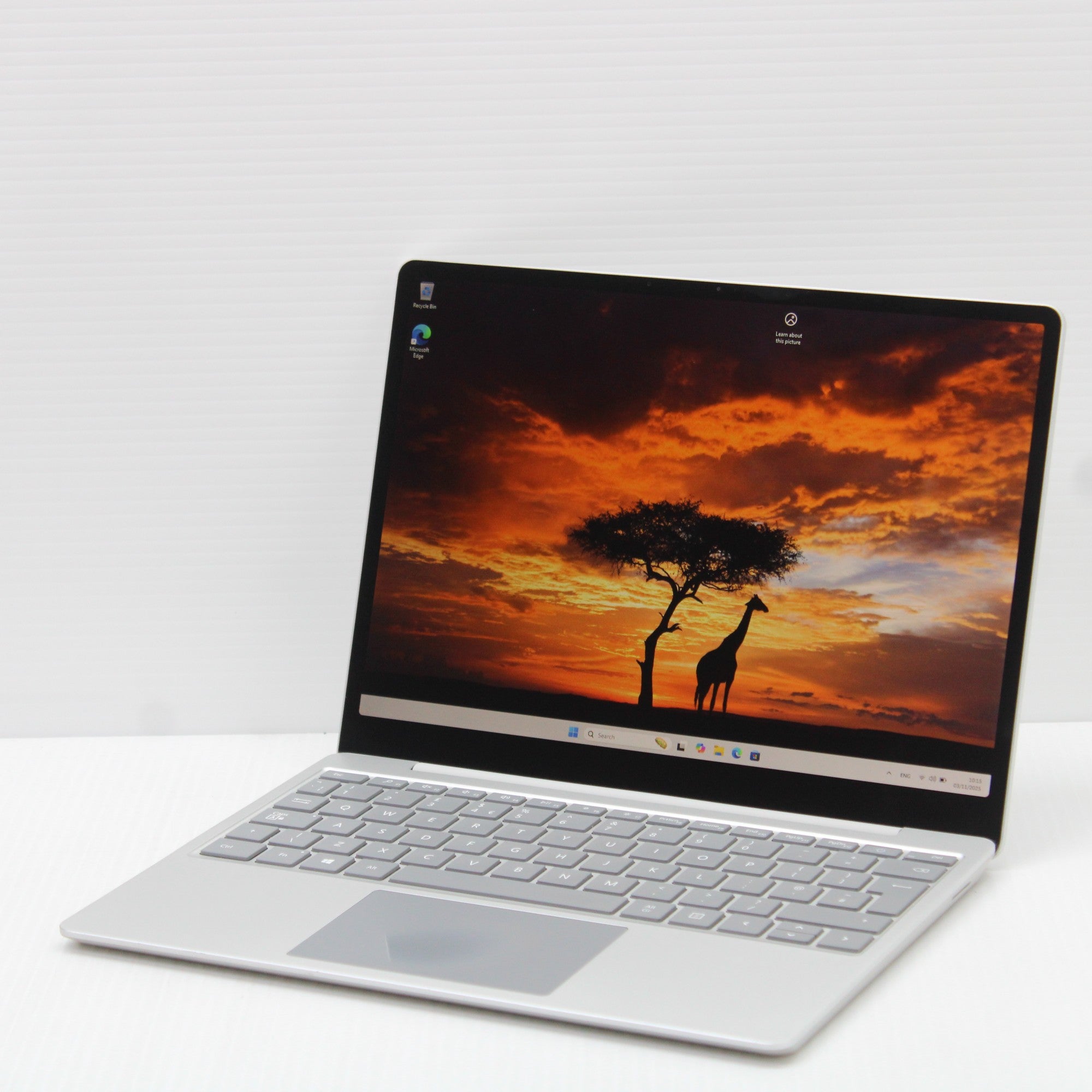 Microsoft Surface Laptop Go 1943 12 in Intel i5 1035G1 8GB RAM 256GB S