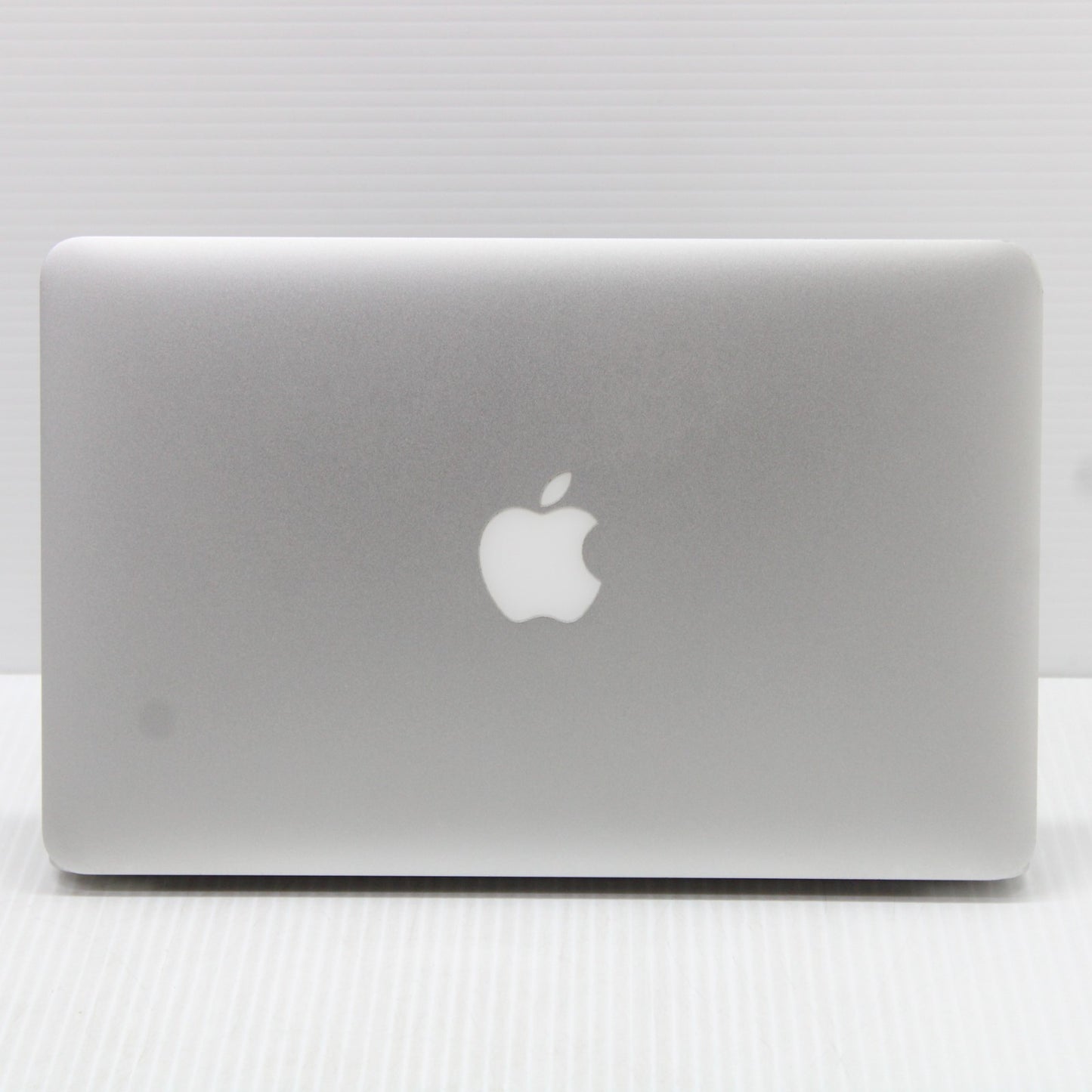 Apple MacBook Air i7 2013 11.6 in 8GB RAM 128GB SSD Intel 4650U macOS Big Sur