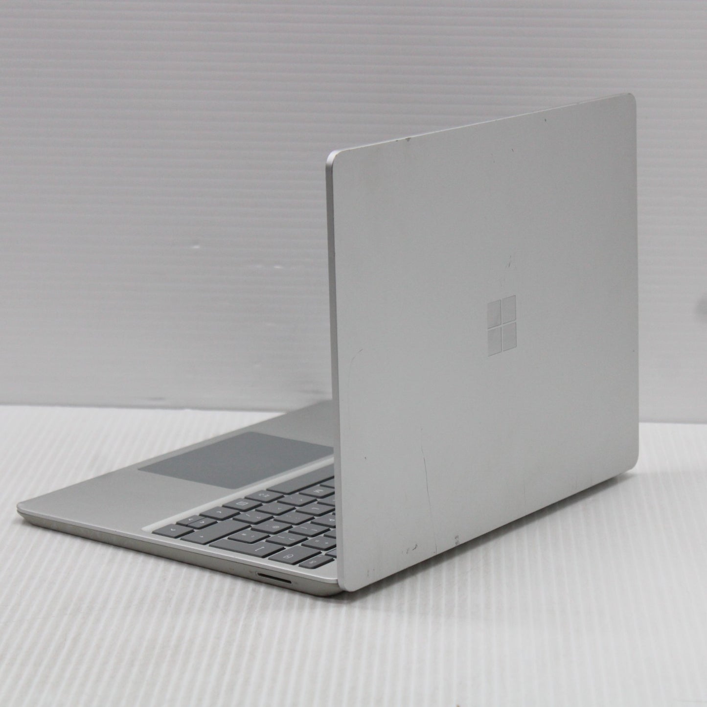 Microsoft Surface i5 Laptop Go 2 12.4 in 16GB RAM 256GB NVMe SSD Intel 1135G7