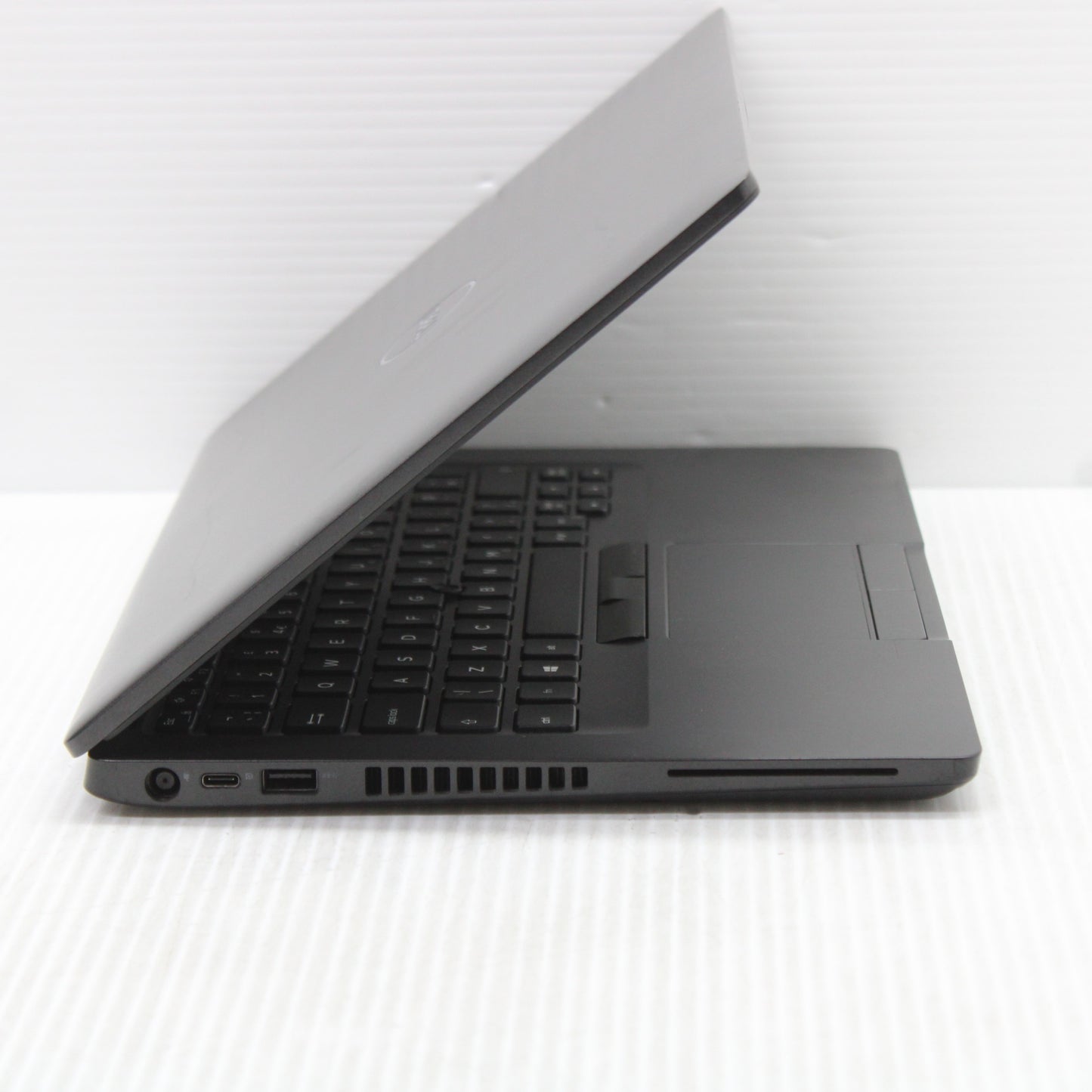Dell Latitude i7 Laptop 14 inch 5400 16GB RAM 256GB NVMe Intel 8665U Windows 11