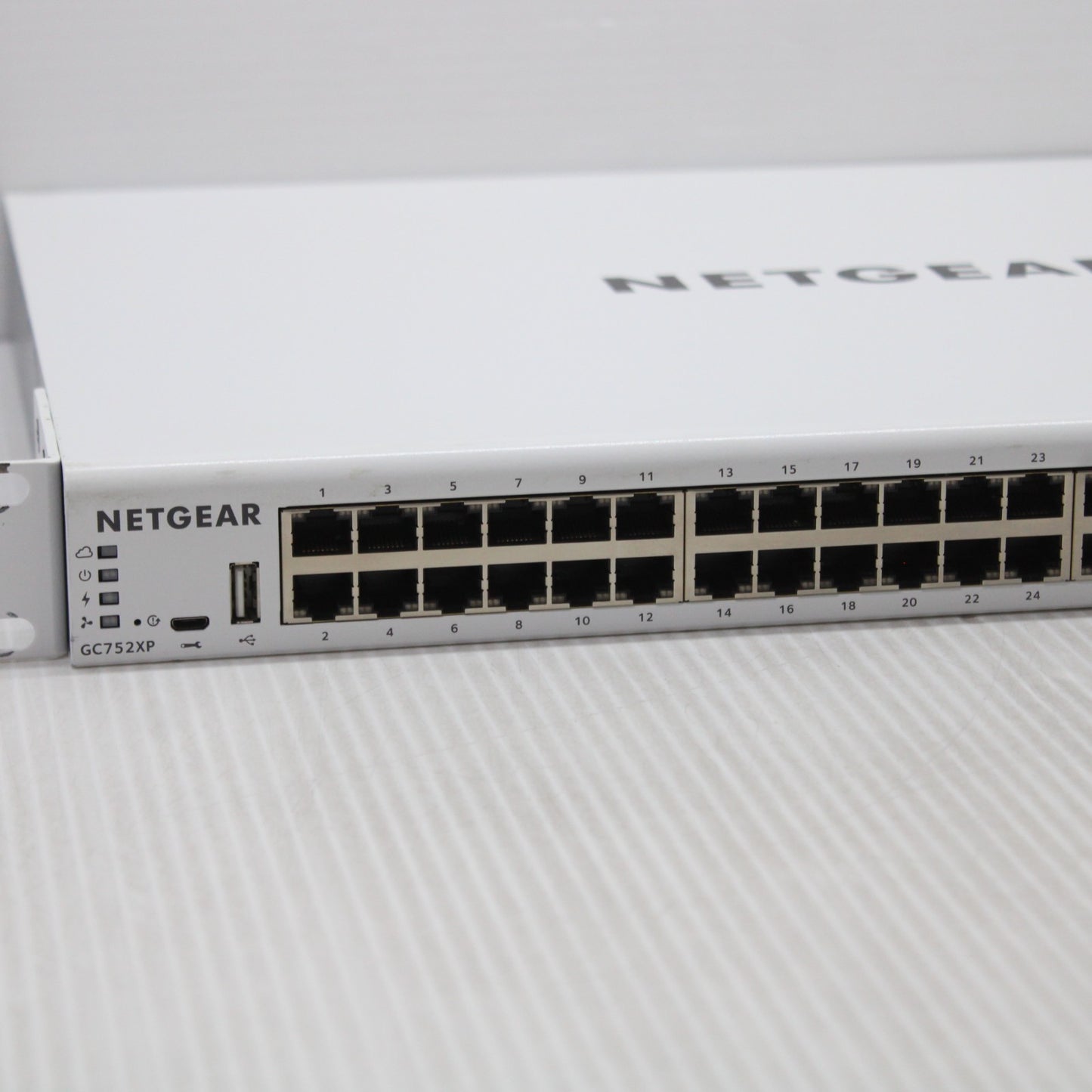 Netgear GC752XP Insight Managed Smart Cloud Switch 48 Port Layer 2 PoE+ SFP+