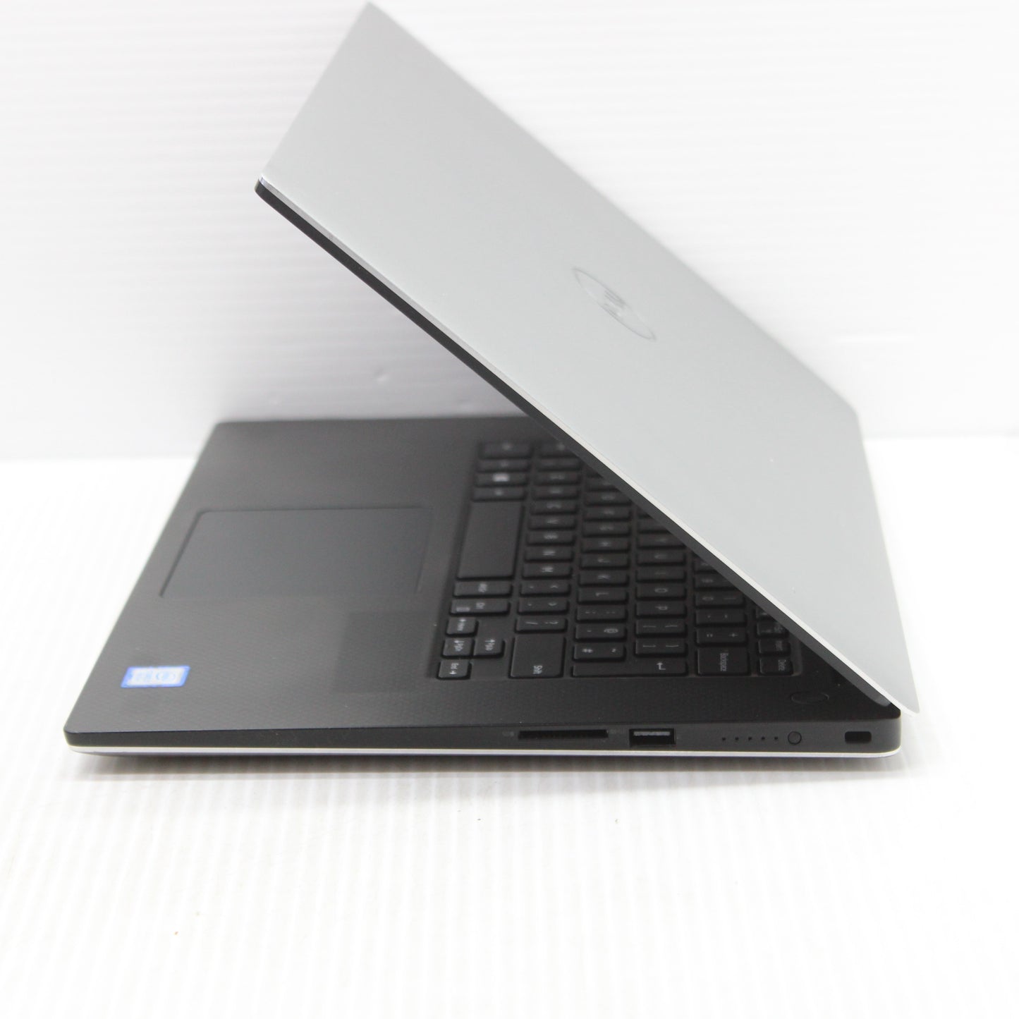 Dell Precision i7 Laptop 15.6 in 4K Touch 5520 16GB RAM 512GB SSD Intel 7820H