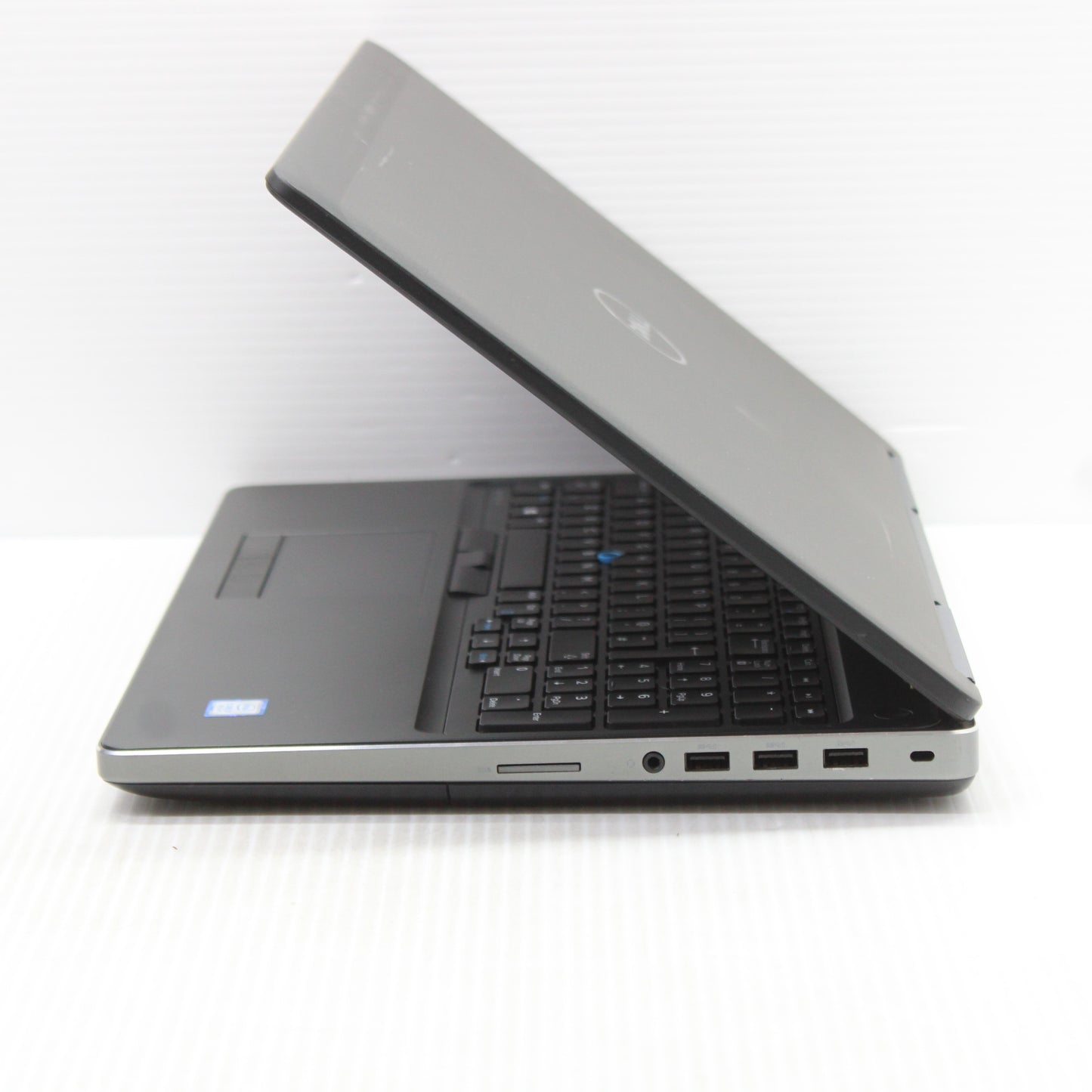 Dell Precision i7 Laptop 15 in 7520 16GB RAM 256GB NVMe Intel 7920HQ Windows 11