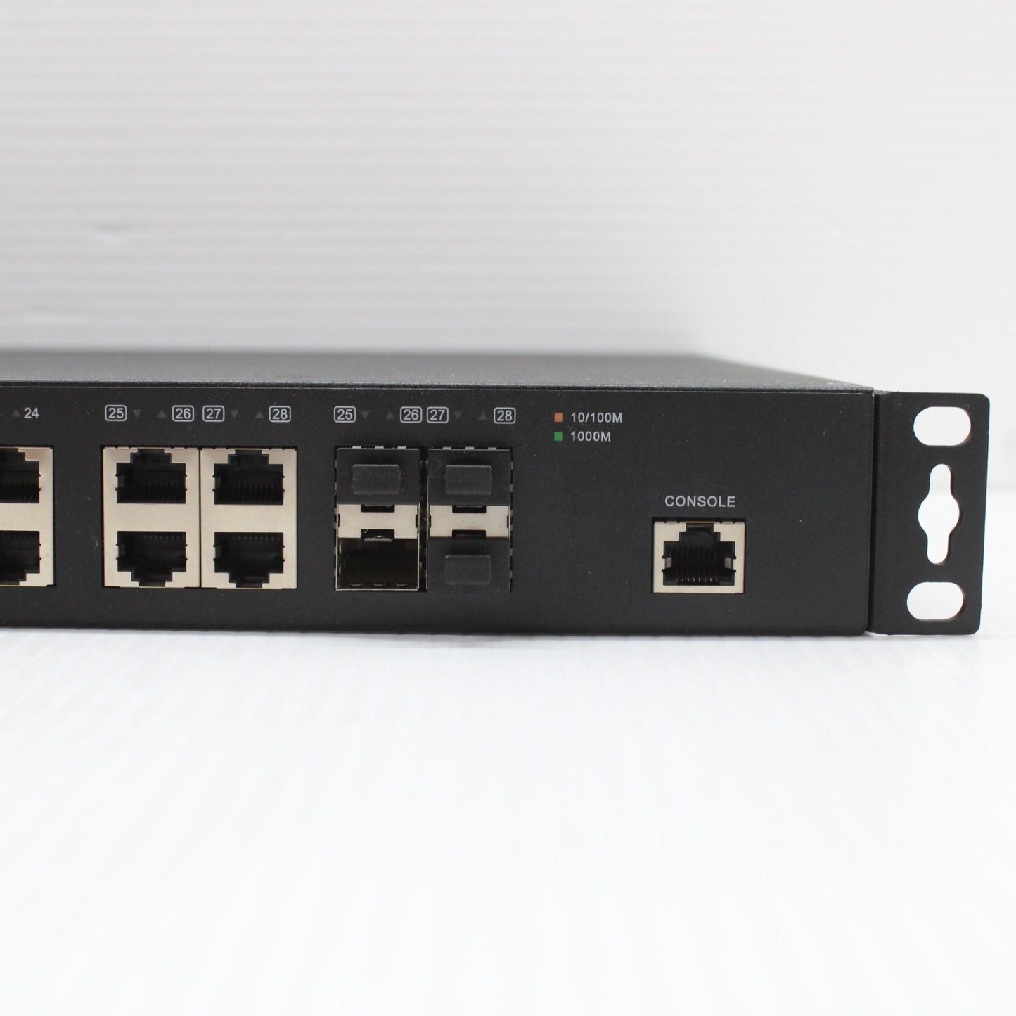 DrayTek VigorSwitch P2280 24 Port 1 Gbps Gigabit Managed PoE+ Network Switch