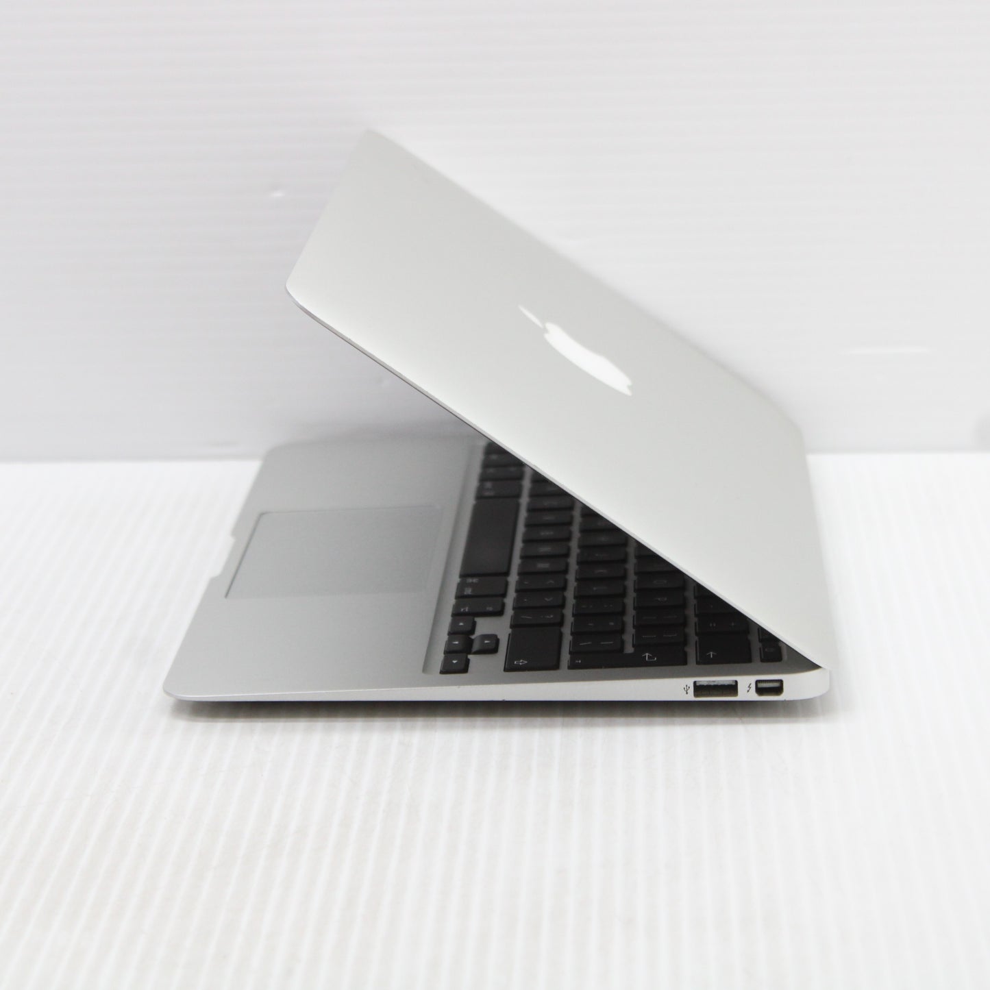 Apple MacBook Air i7 2013 11.6 in 8GB RAM 128GB SSD Intel 4650U macOS Big Sur