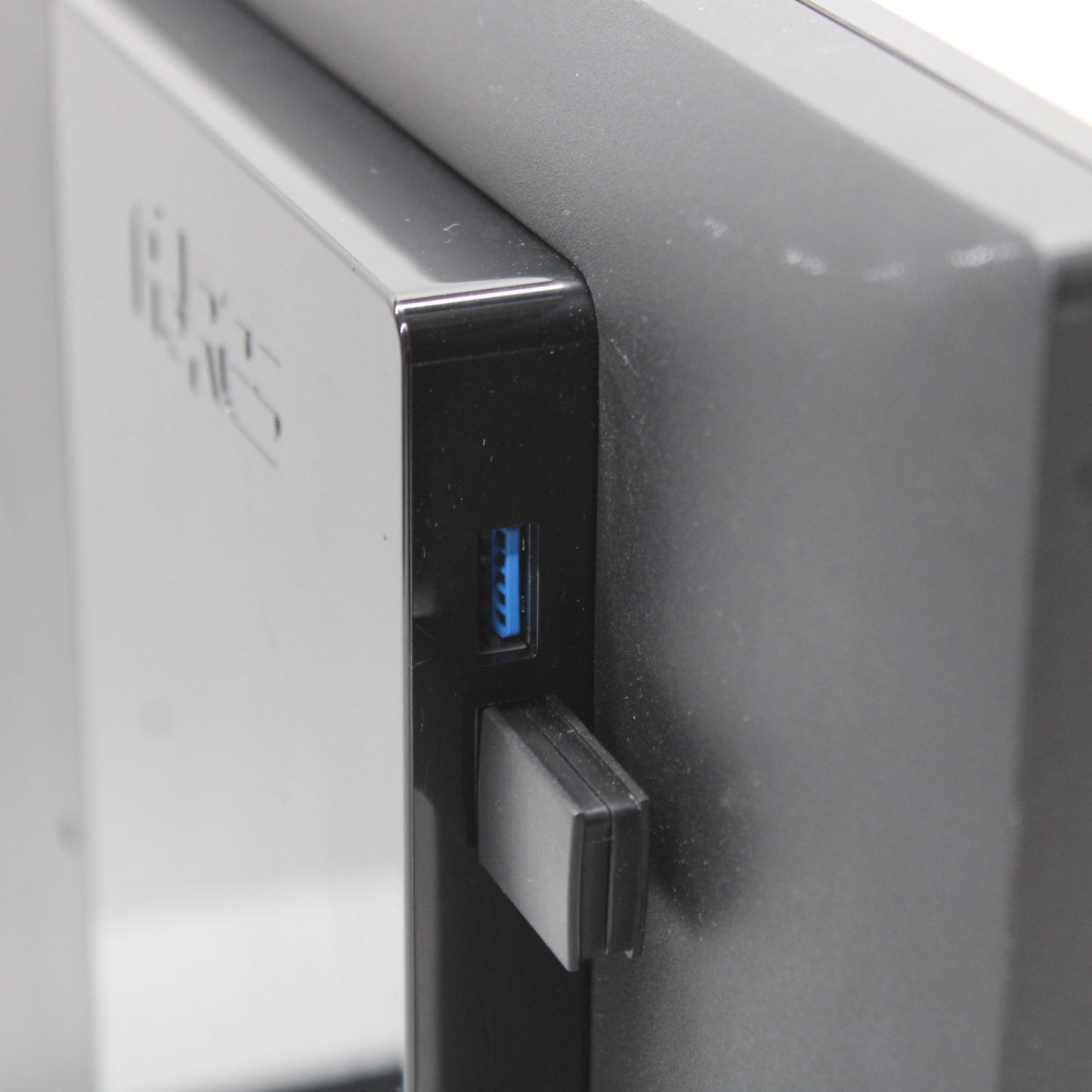 77e03f200d7404643b50fc16a261222a