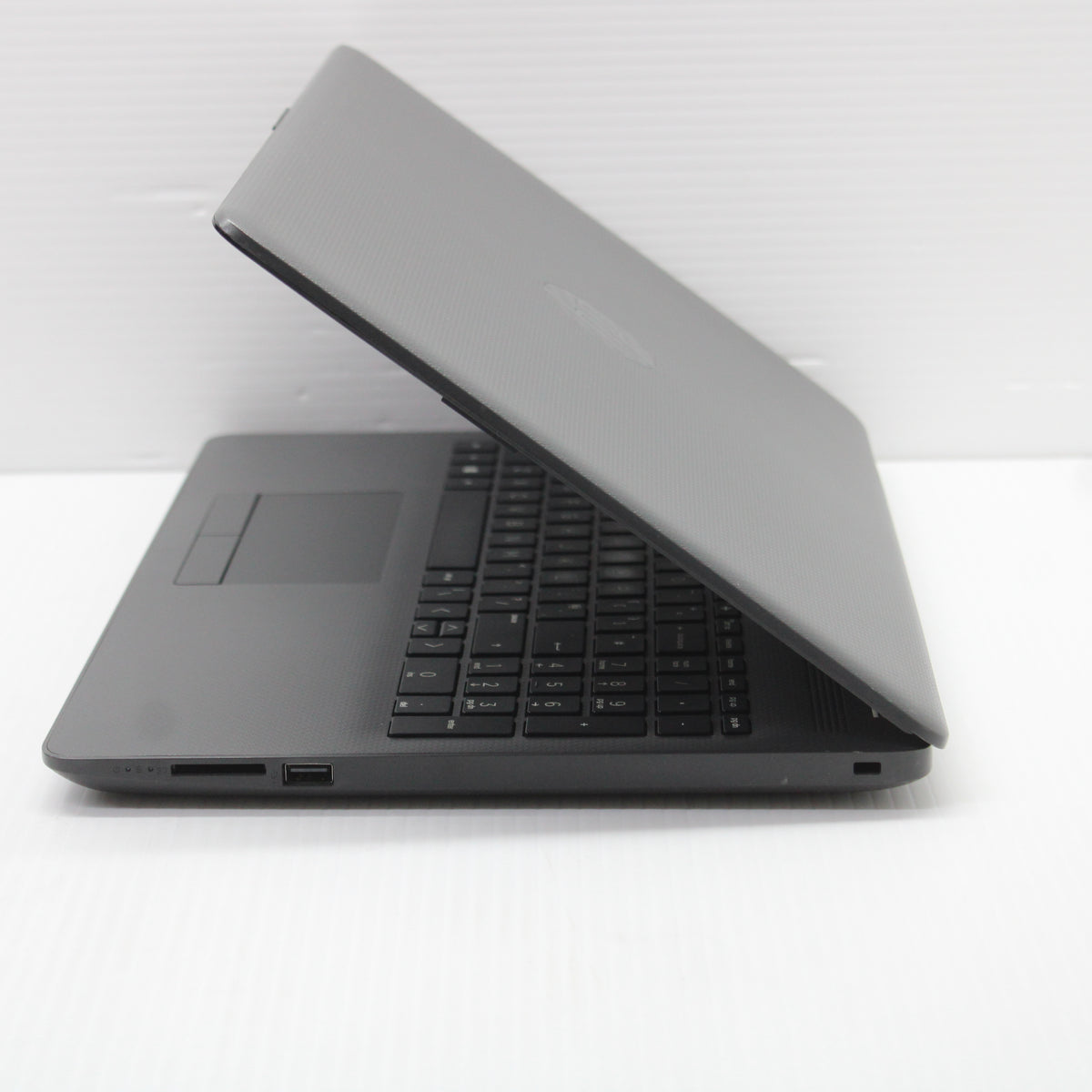 HP NoteBook 255 G7 15.6 inch 8GB RAM 256GB SSD AMD Ryzen 3 3200U Windows 11