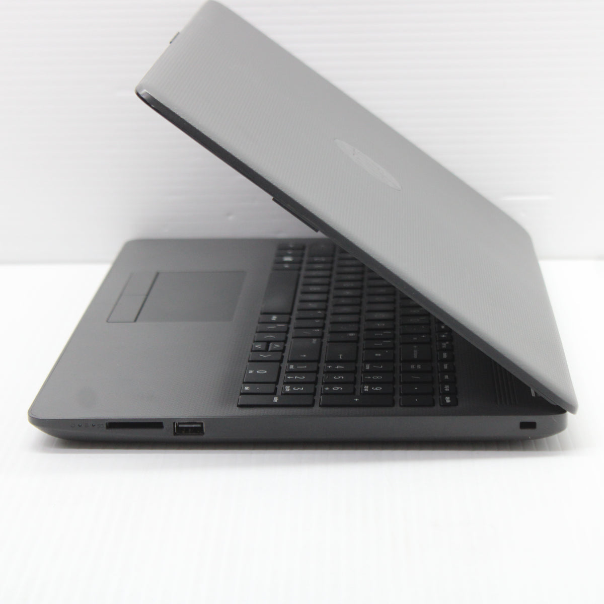 HP NoteBook 255 G7 15.6 inch 8GB RAM 256GB SSD AMD Ryzen 3 3200U Windows 11