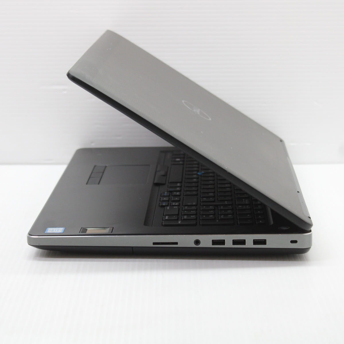 Dell Precision 7710 Laptop 17 in 32GB RAM 512GB NVMe Xeon E3-1535M Quadro M4000M