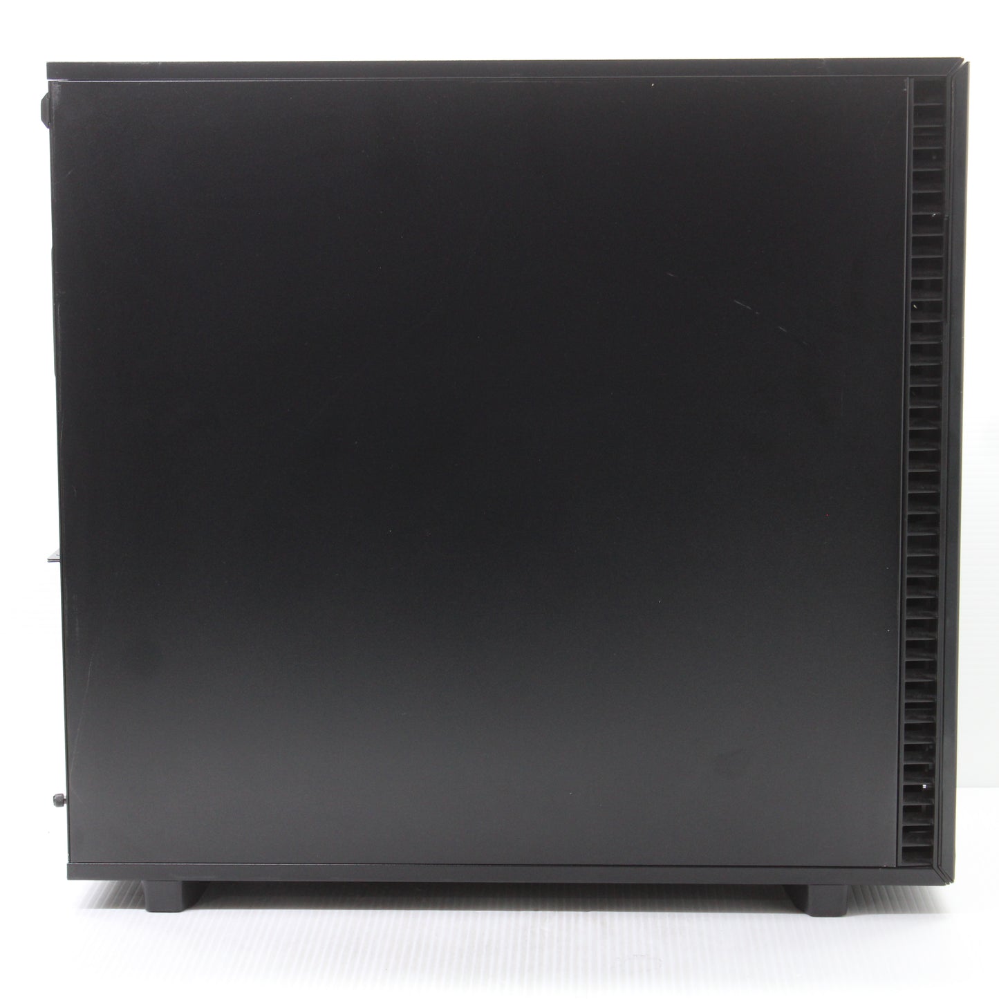 Gigabyte | TRX40 AORUS MASTER | Ryzen Threadripper 3970X | 128GB DDR4 2133MHz (4 modules) | 4TB SSD + 2TB NVMe SSD | Good - Refurbished