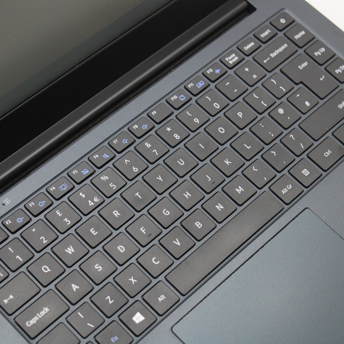 Dynabook | C40-H-10F | Intel Core i5-1035G1 | 8GB DDR4 3200MHz (1 module) | 256GB SSD | Good - Refurbished