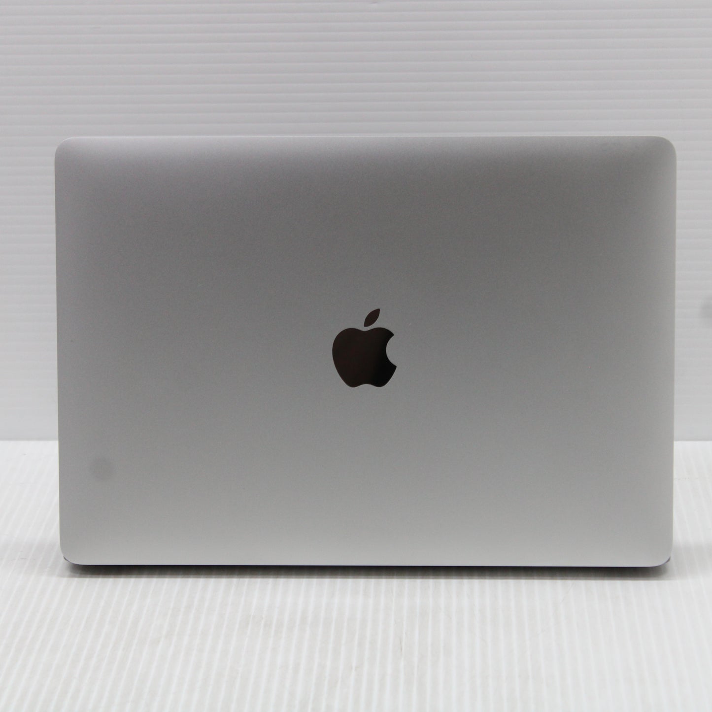 Apple | MacBook Air (M1, 2020) | Apple M1 | 8GB | 251 GB NVMe SSD | Used - Acceptable