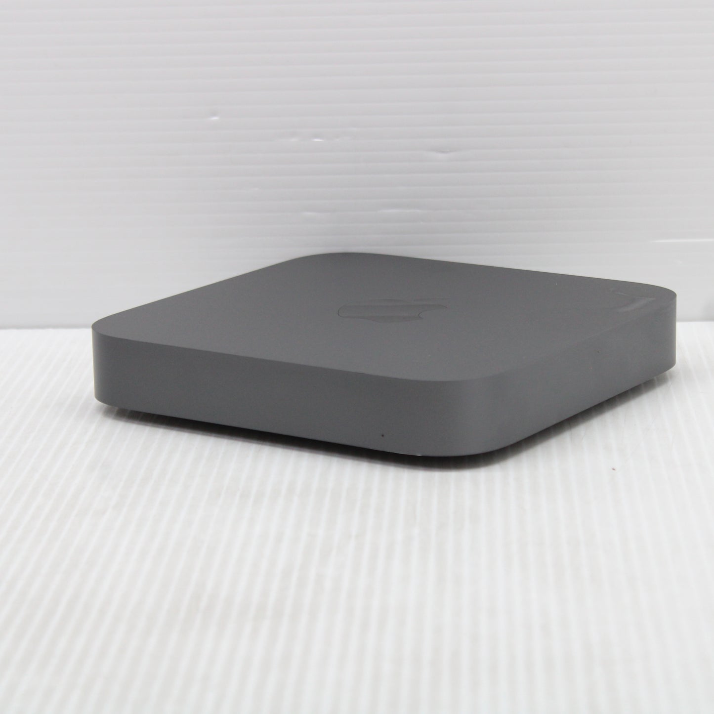 Apple | Mac mini (2018) | Intel Core i7-8700B | 8GB DDR4 2667MHz (2 modules) | 2 TB NVMe SSD | Very Good - Refurbished