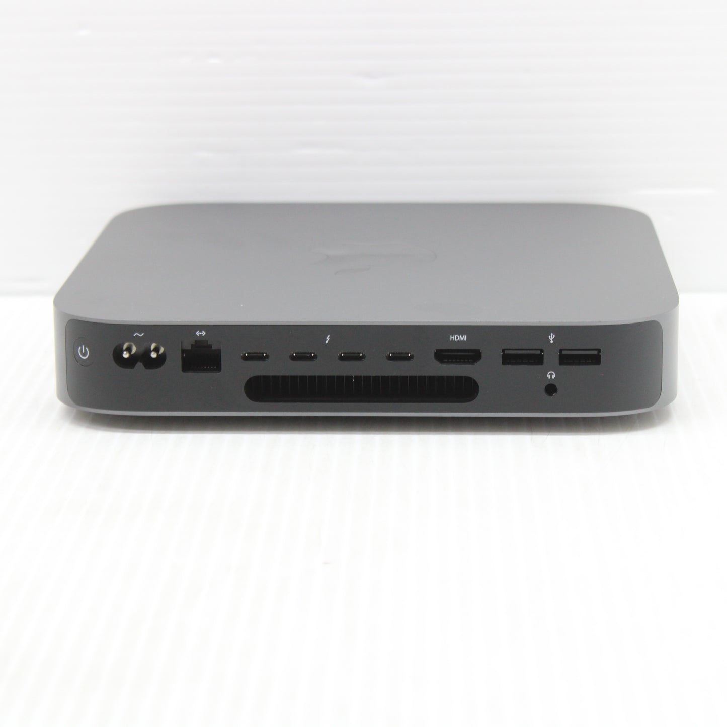 Apple | Mac mini (2018) | Intel Core i7-8700B | 8GB DDR4 2667MHz (2 modules) | 2 TB NVMe SSD | Very Good - Refurbished