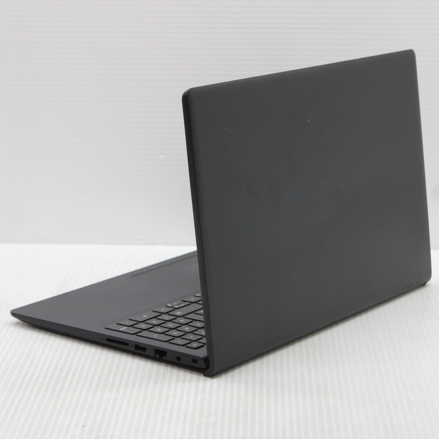 Dell | 15 3510 | 11th Gen i3-1115G4 | 8GB DDR4 3200MHz (1 module) | 256GB NVMe SSD | For parts or not working