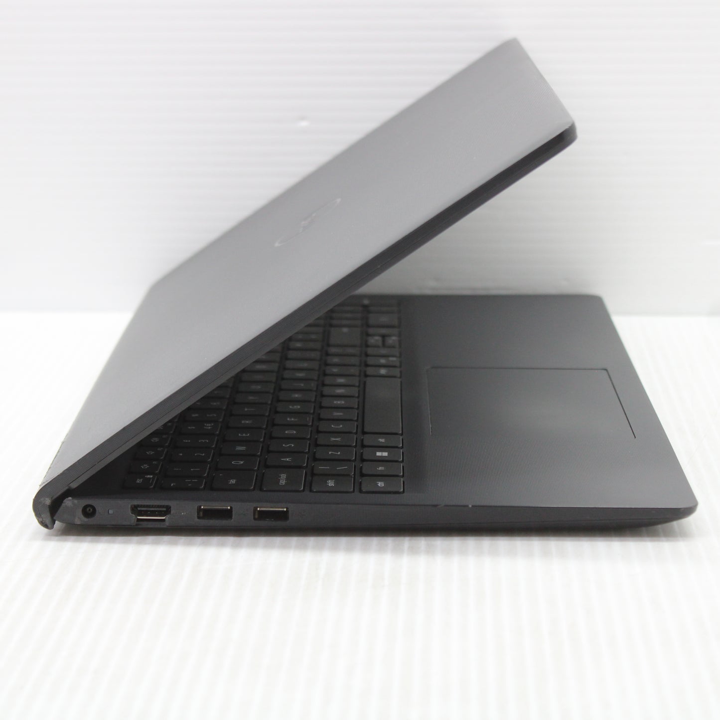 Dell | 15 3510 | 11th Gen i3-1115G4 | 8GB DDR4 3200MHz (1 module) | 256GB NVMe SSD | For parts or not working