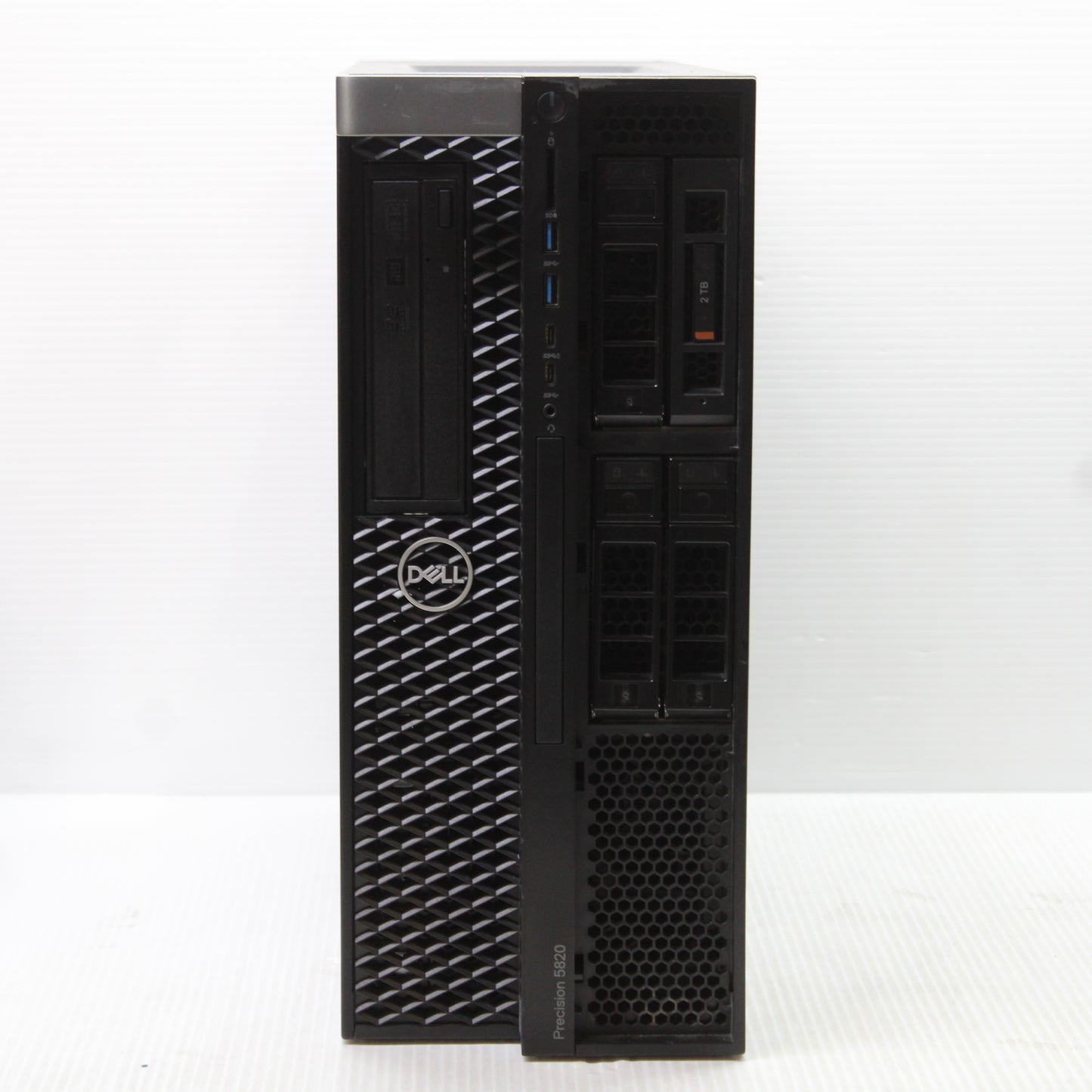 Dell | 5820 | Xeon W-2195 | 64GB DDR4 2666MHz (8 modules) | 2TB NVMe SSD | Good - Refurbished