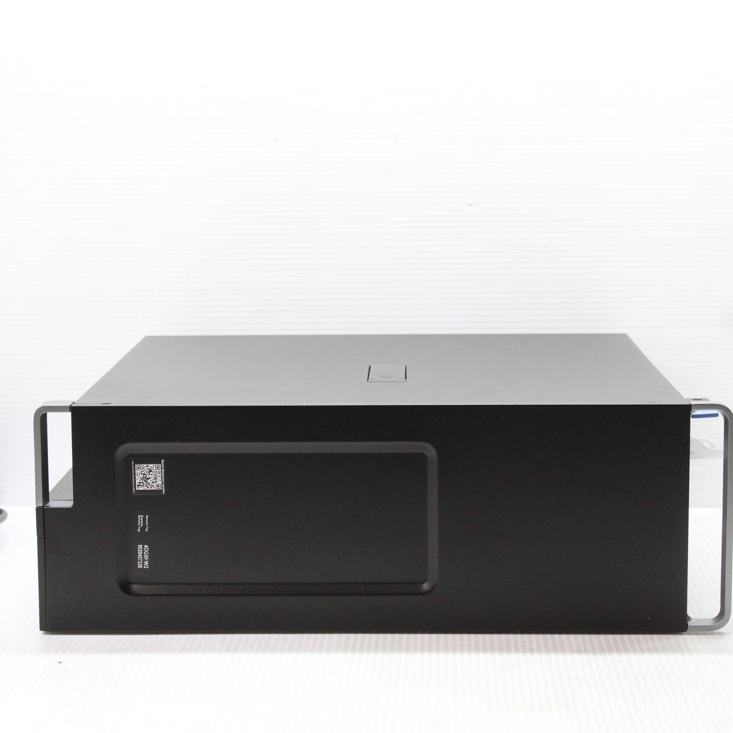 Dell | 5820 | Xeon W-2195 | 64GB DDR4 2666MHz (8 modules) | 2TB NVMe SSD | Good - Refurbished