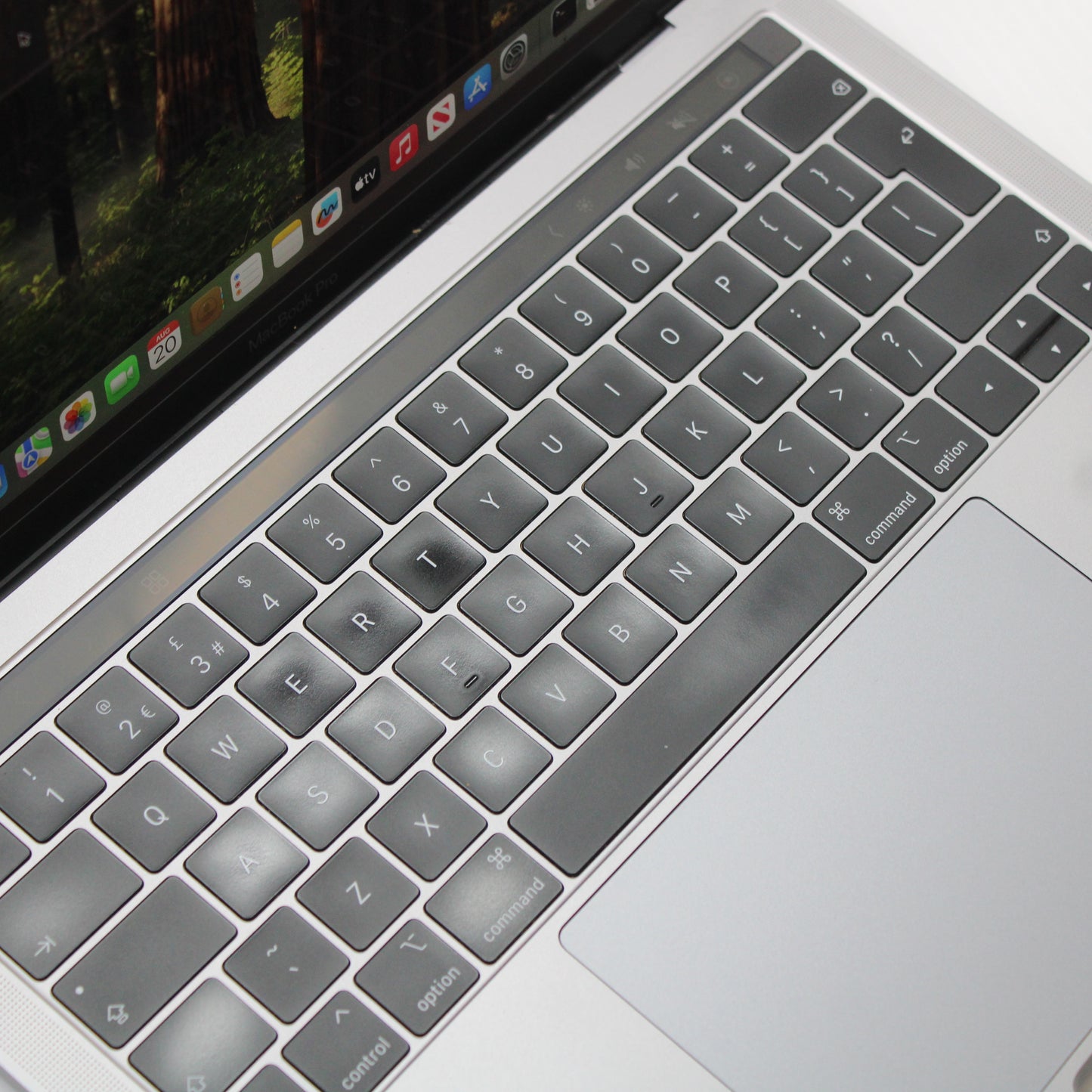 Apple MacBook Pro i7 (13-inch, 2019) 13.3 in 16GB RAM 500GB NVMe macOS Sequoia