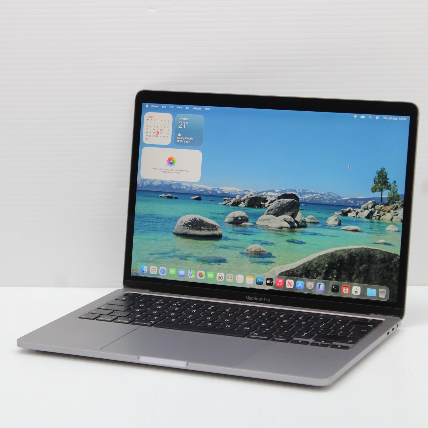 Apple MacBook Pro (13-inch, 2020) Laptop 13.3 inch 32GB RAM 1TB NVMe SSD i7-1068NG7 WiFi macOS Tahoe 26.6.2