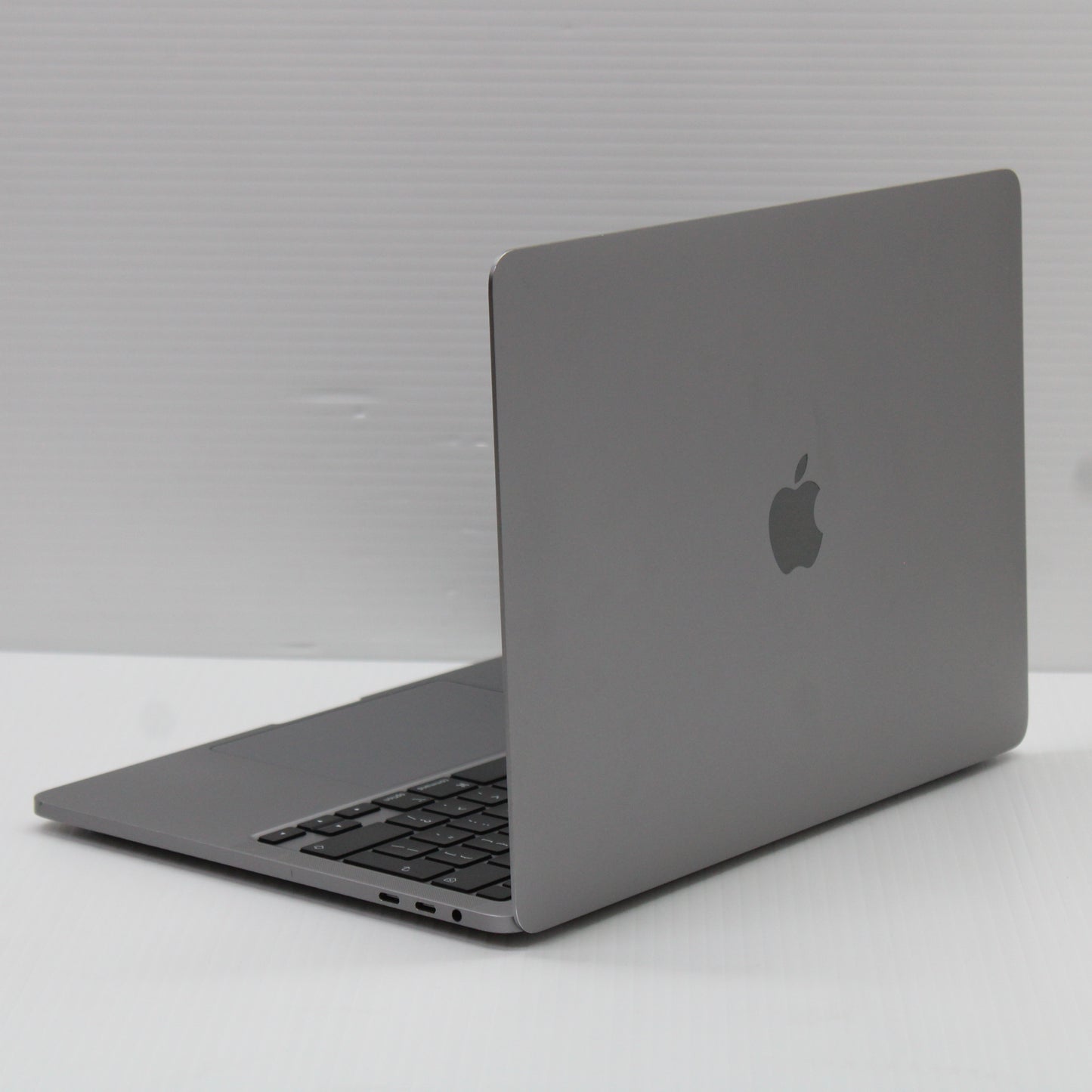 Apple MacBook Pro (13-inch, 2020) Laptop 13.3 inch 32GB RAM 1TB NVMe SSD i7-1068NG7 WiFi macOS Tahoe 26.6.2