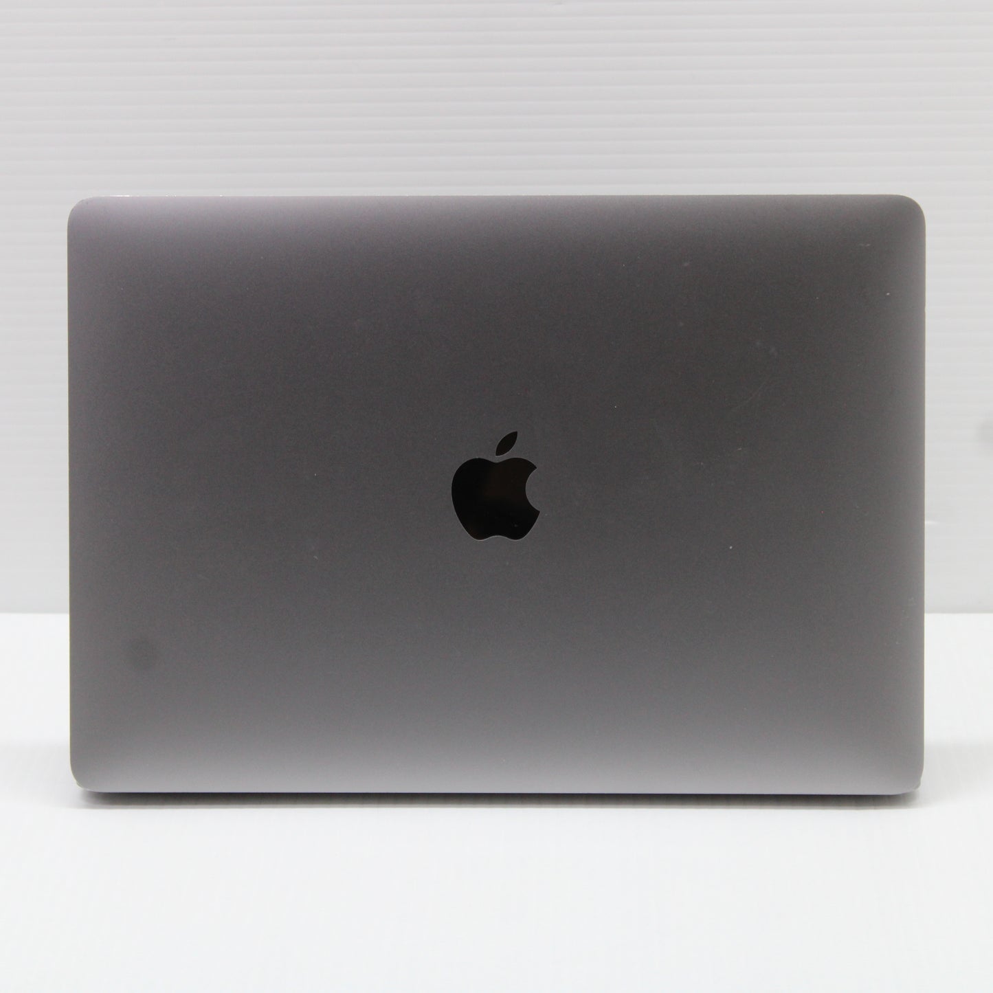 Apple MacBook Pro (13-inch, 2020) Laptop 13.3 inch 32GB RAM 1TB NVMe SSD i7-1068NG7 WiFi macOS Tahoe 26.6.2