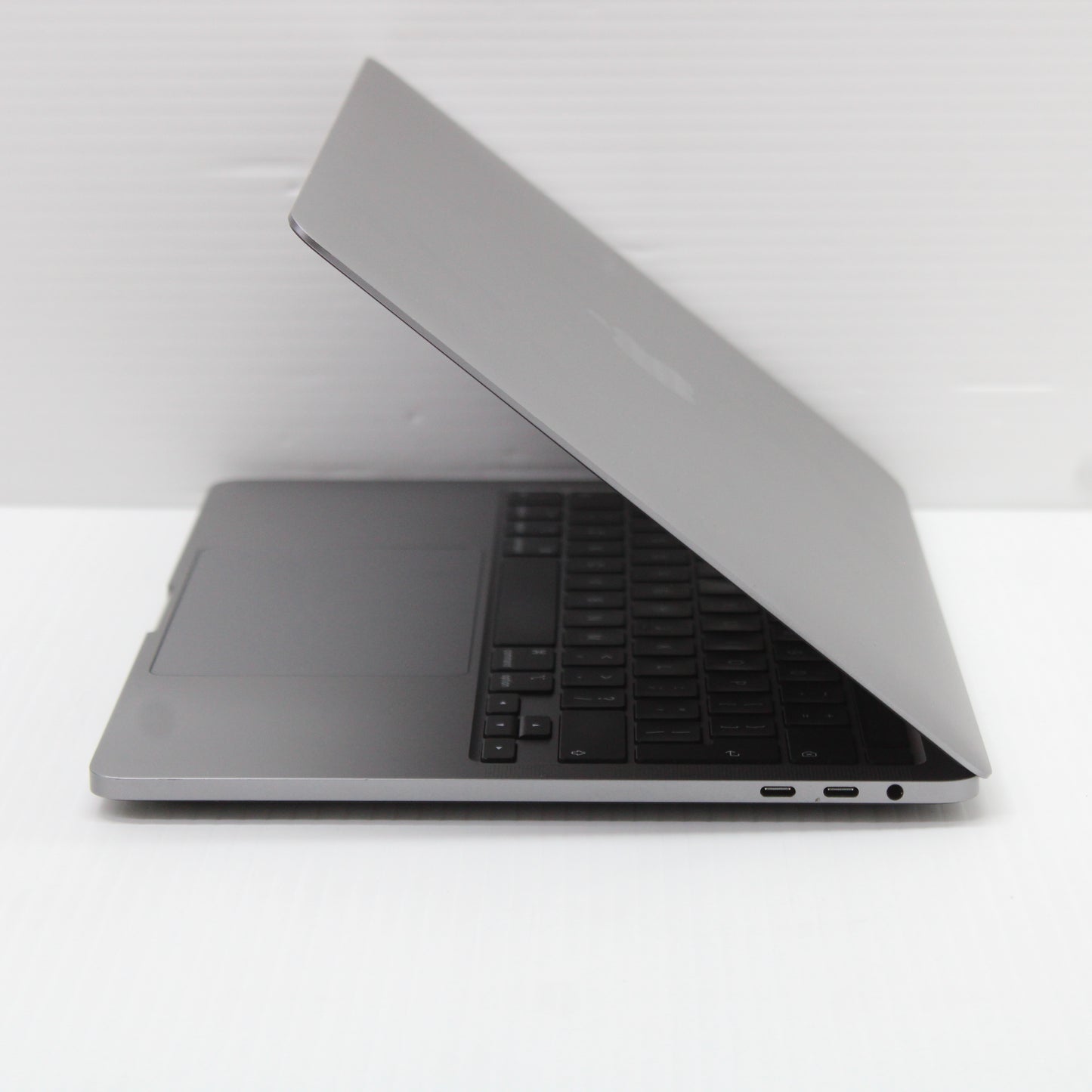 Apple MacBook Pro i7 (13-inch, 2020) 13.3 in 32GB RAM 1TB NVMe macOS Tahoe