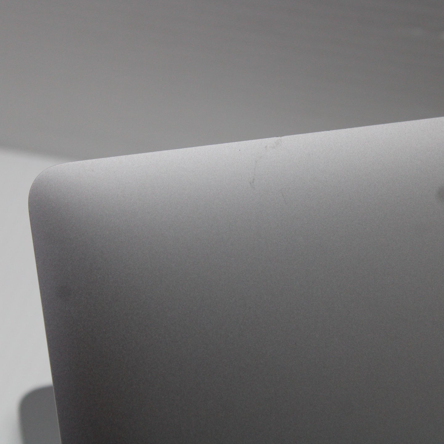 Apple MacBook Pro i7 (13-inch, 2020) 13.3 in 32GB RAM 1TB NVMe macOS Tahoe