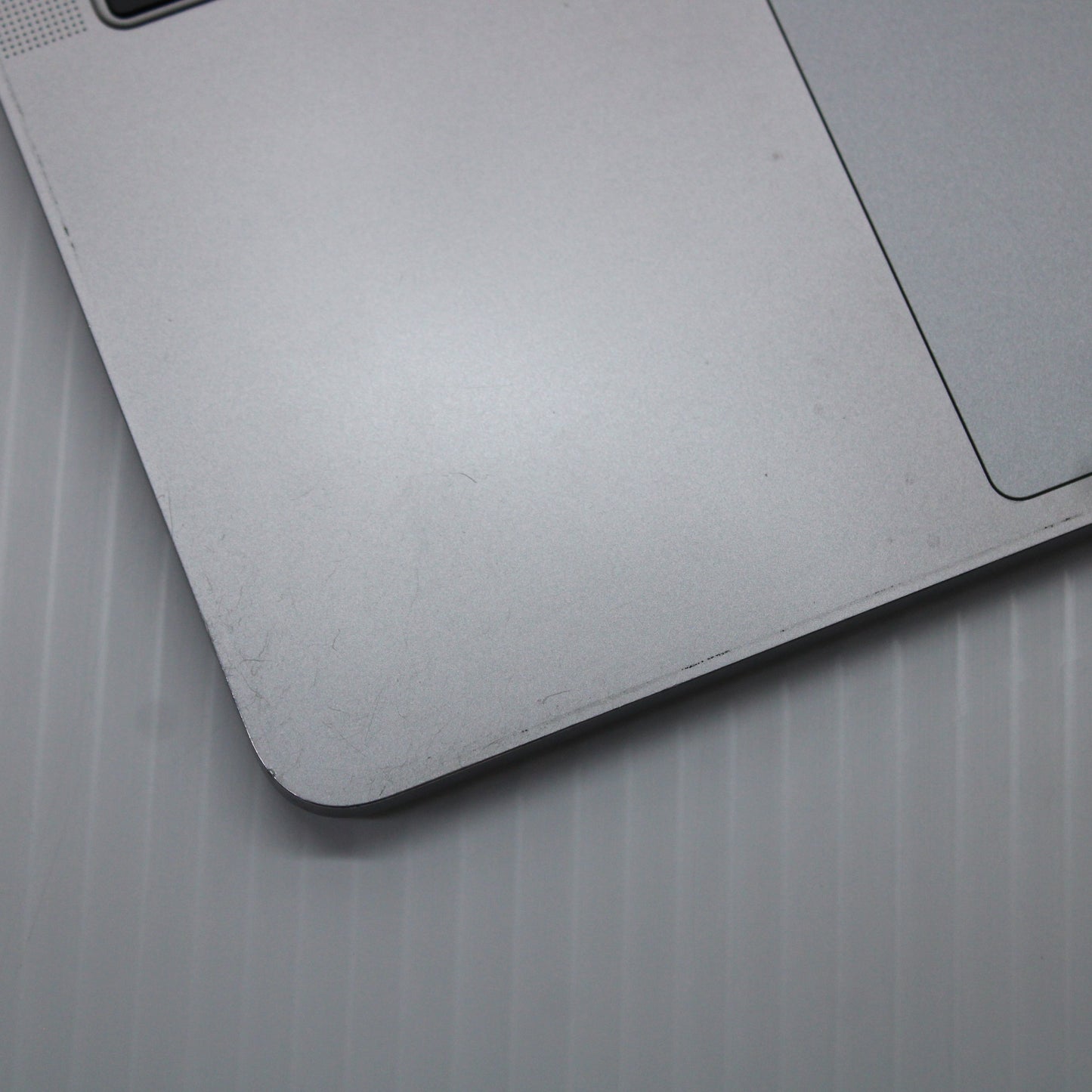 Apple MacBook Pro i7 (13-inch 2017) 13.3 in 16GB RAM 500GB NVMe macOS Ventura