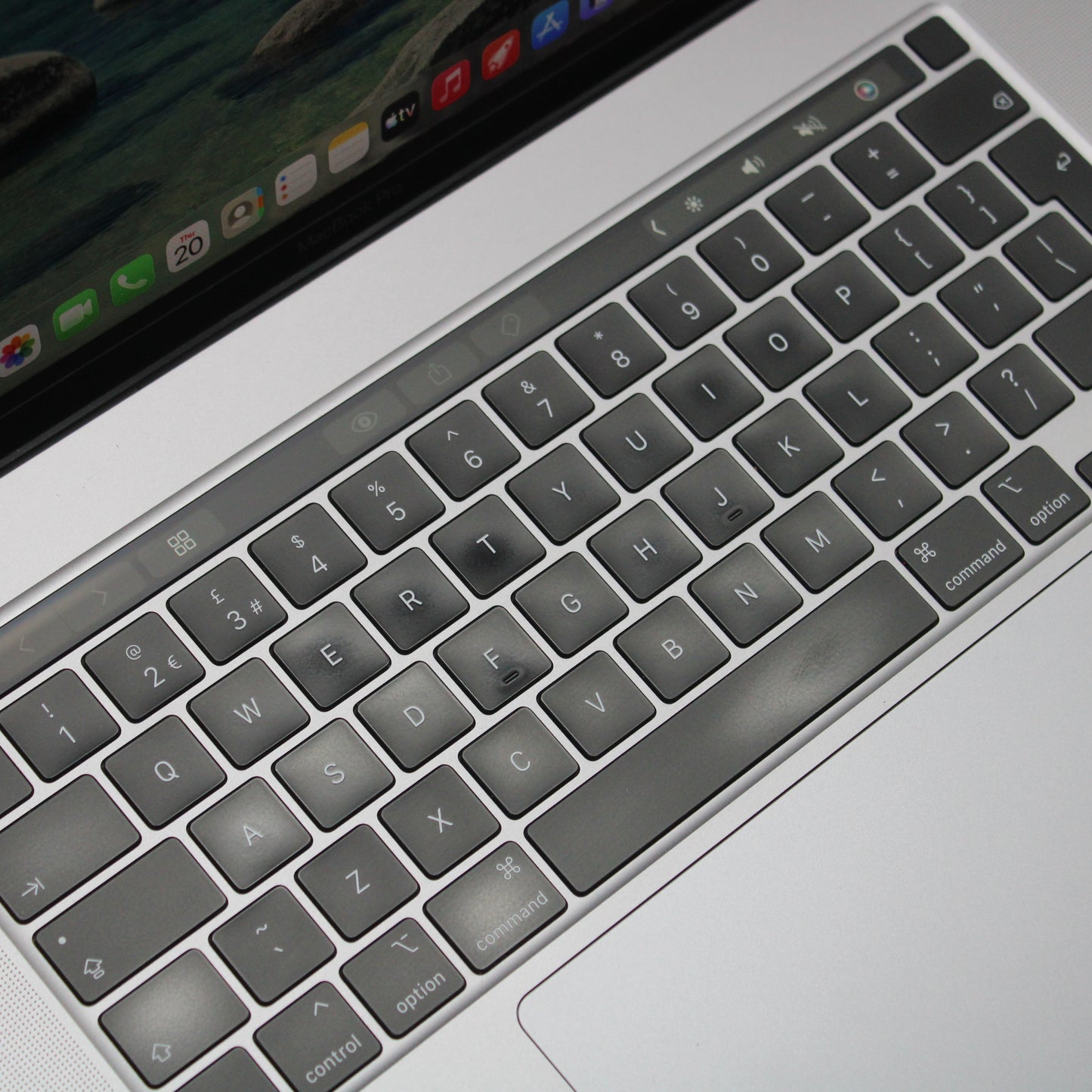 Apple MacBook Pro i9 (16-inch, 2019) 16 in 64GB RAM 2TB NVMe 9980HK macOS Tahoe