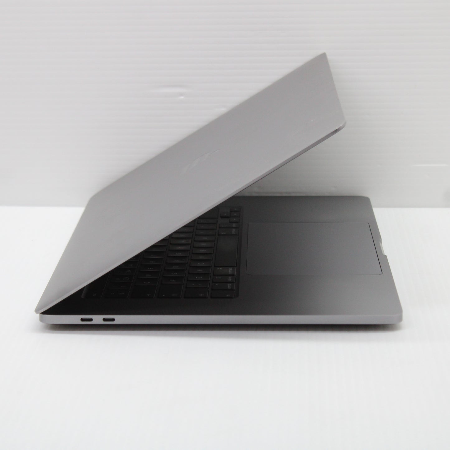 Apple MacBook Pro i9 (16-inch, 2019) 16 in 64GB RAM 2TB NVMe 9980HK macOS Tahoe