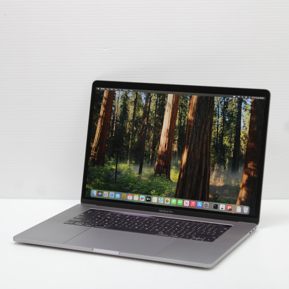 Apple MacBook Pro i9 (15-inch, 2018) 15.4 in 32GB RAM 1TB NVMe 8950HK Sequoia