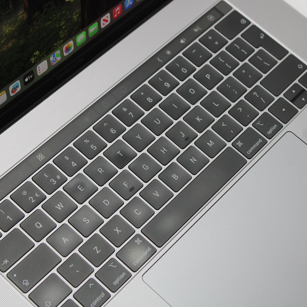 Apple MacBook Pro i9 (15-inch, 2018) 15.4 in 32GB RAM 1TB NVMe 8950HK Sequoia
