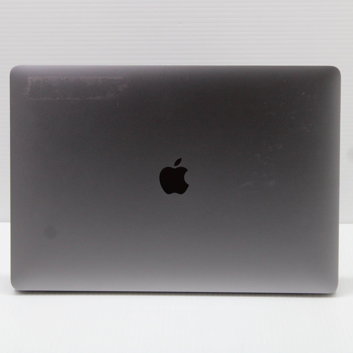 Apple MacBook Pro i9 (15-inch, 2018) 15.4 in 32GB RAM 1TB NVMe 8950HK Sequoia