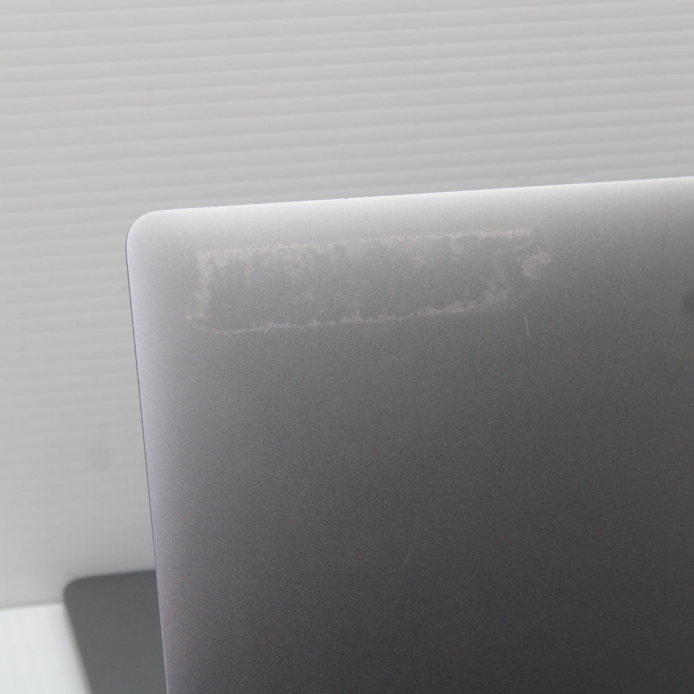 Apple MacBook Pro i9 (15-inch, 2018) 15.4 in 32GB RAM 1TB NVMe 8950HK Sequoia