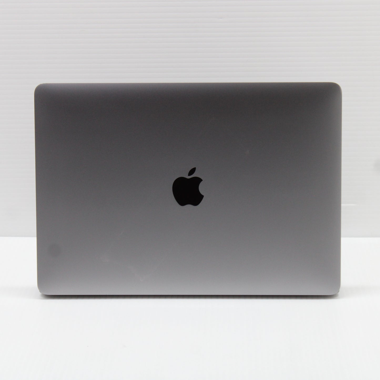 Apple MacBook Pro i7 (13-inch, 2019) 13.3 in 16GB RAM 1TB NVMe SSD macOS Sequoia
