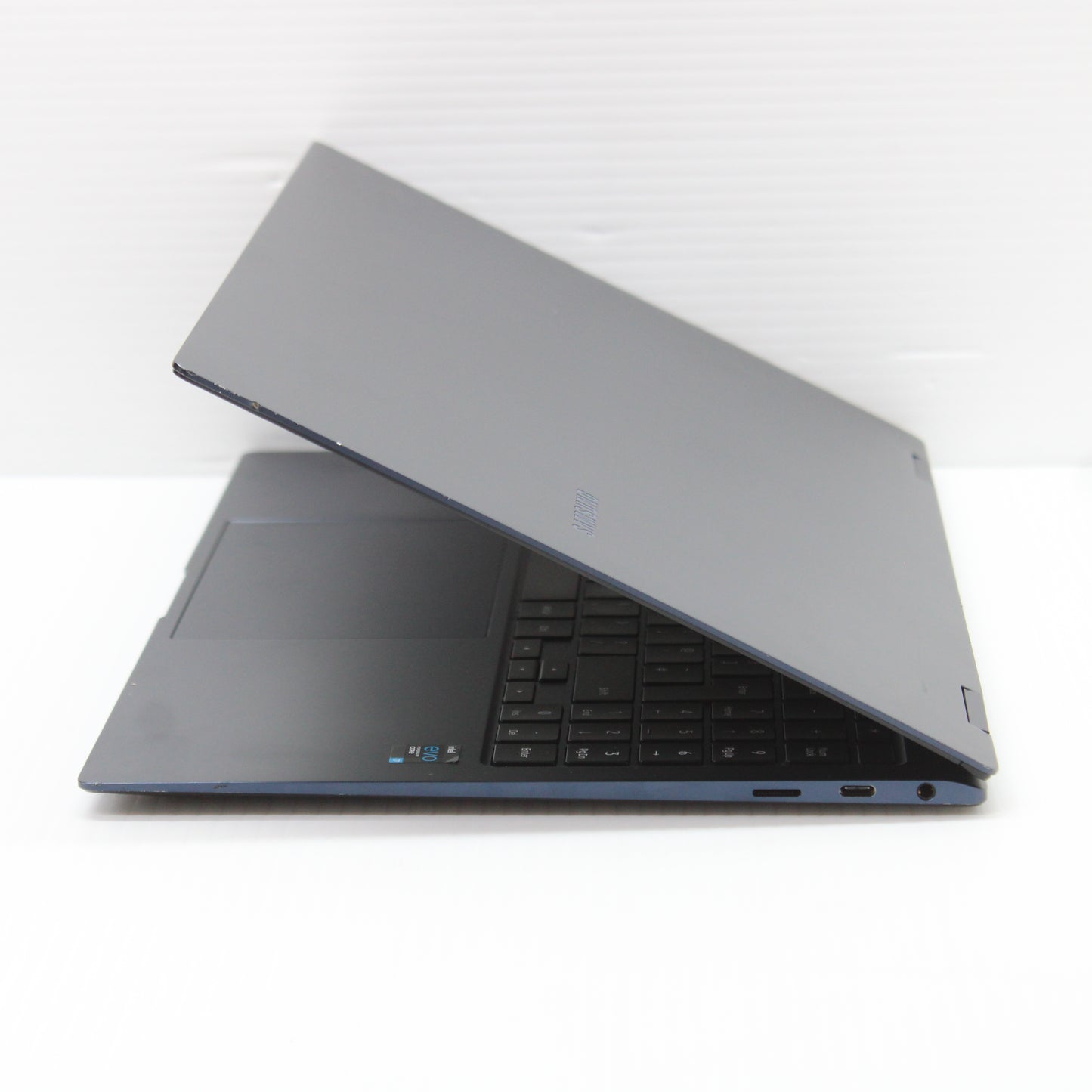 Samsung Galaxy i7 2 in1 Touch Book Pro 360 15 in 16GB RAM 512GB NVMe Windows 11