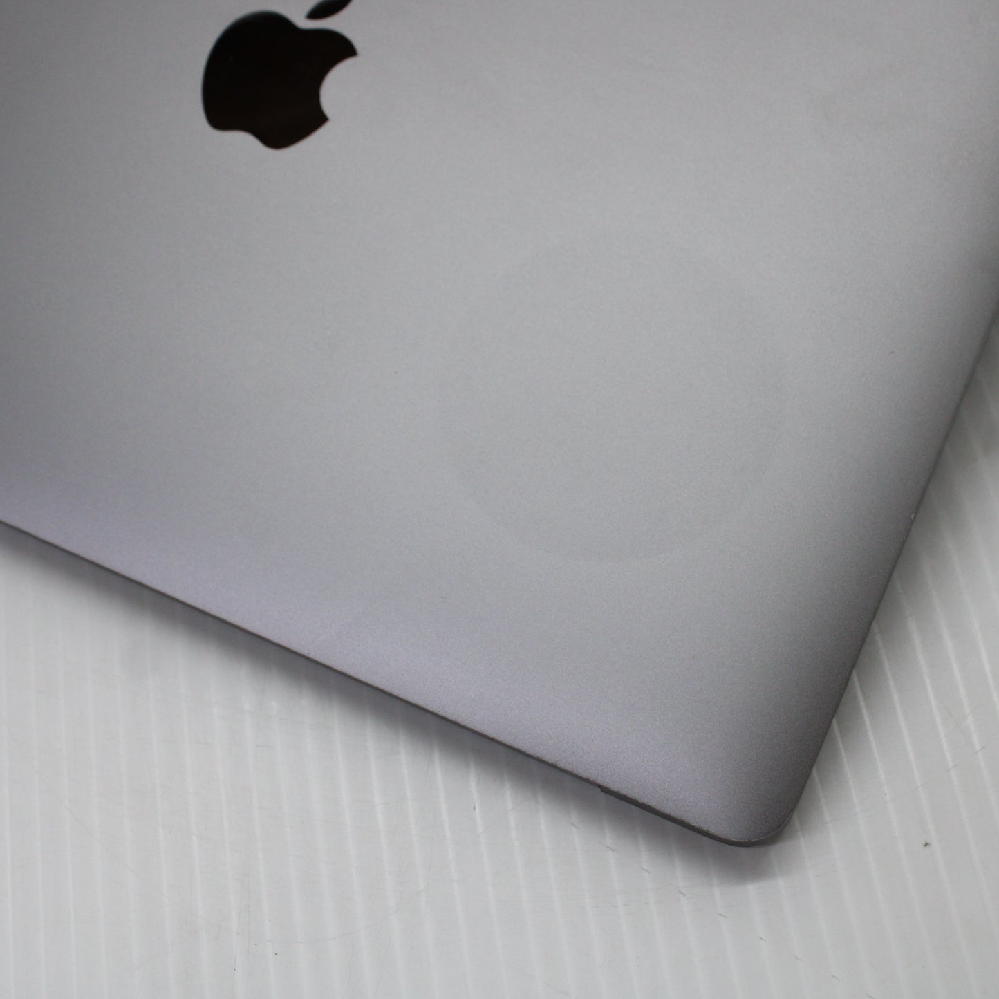 Apple MacBook Pro 13 2019 Intel i7 8569U Laptop 16GB RAM 1TB NVMe SSD Sequoia