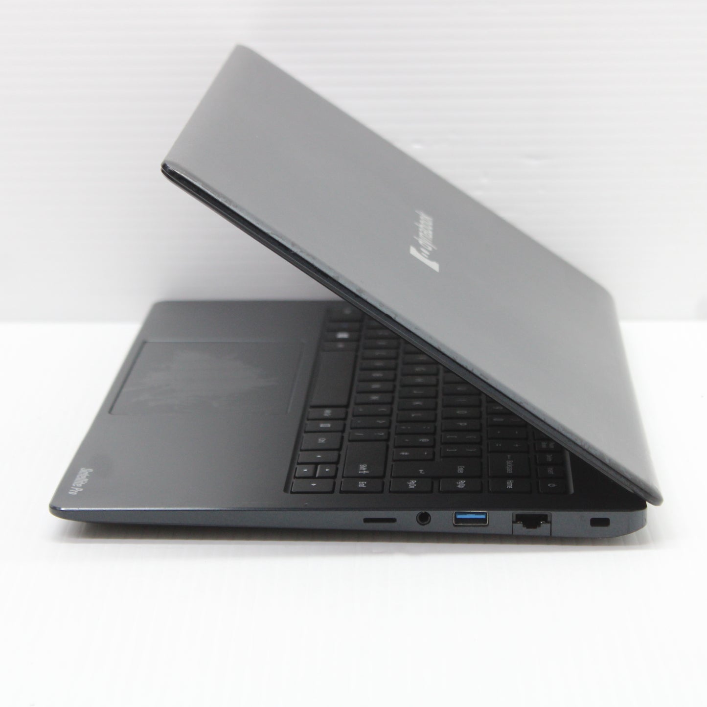 Dynabook i5 Laptop 14 inch Satellite Pro C40 8GB RAM 256GB SSD Intel 1035G1