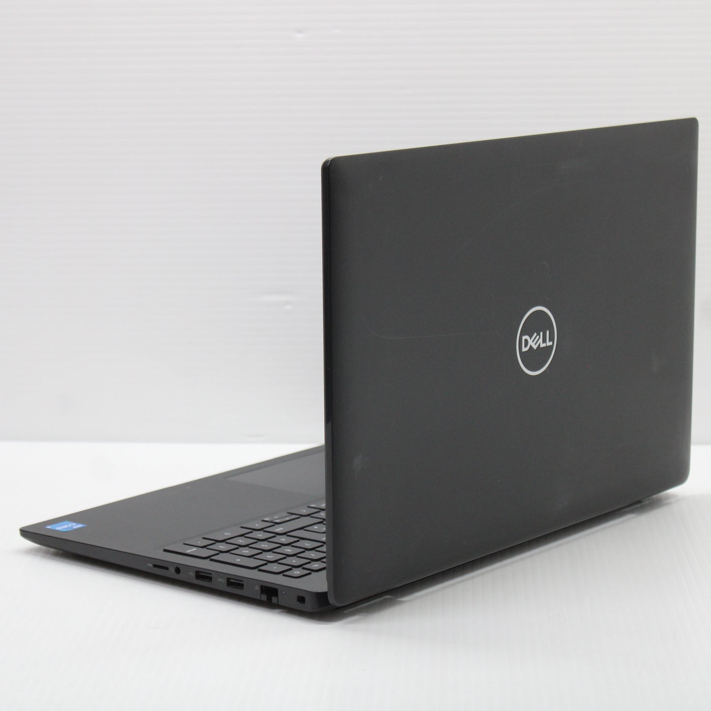 Dell Latitude i5 Laptop 3520 15.6 in 8GB RAM 256GB NVMe Intel 1135G7 Windows 11