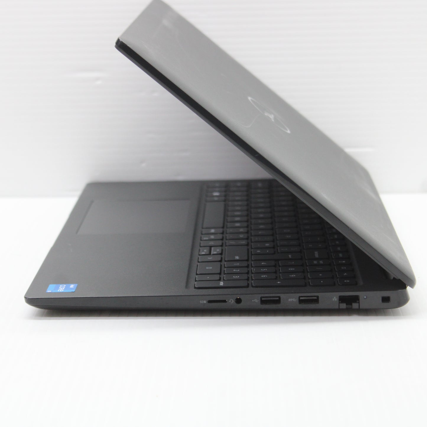 Dell Latitude i5 Laptop 3520 15.6 in 8GB RAM 256GB NVMe Intel 1135G7 Windows 11