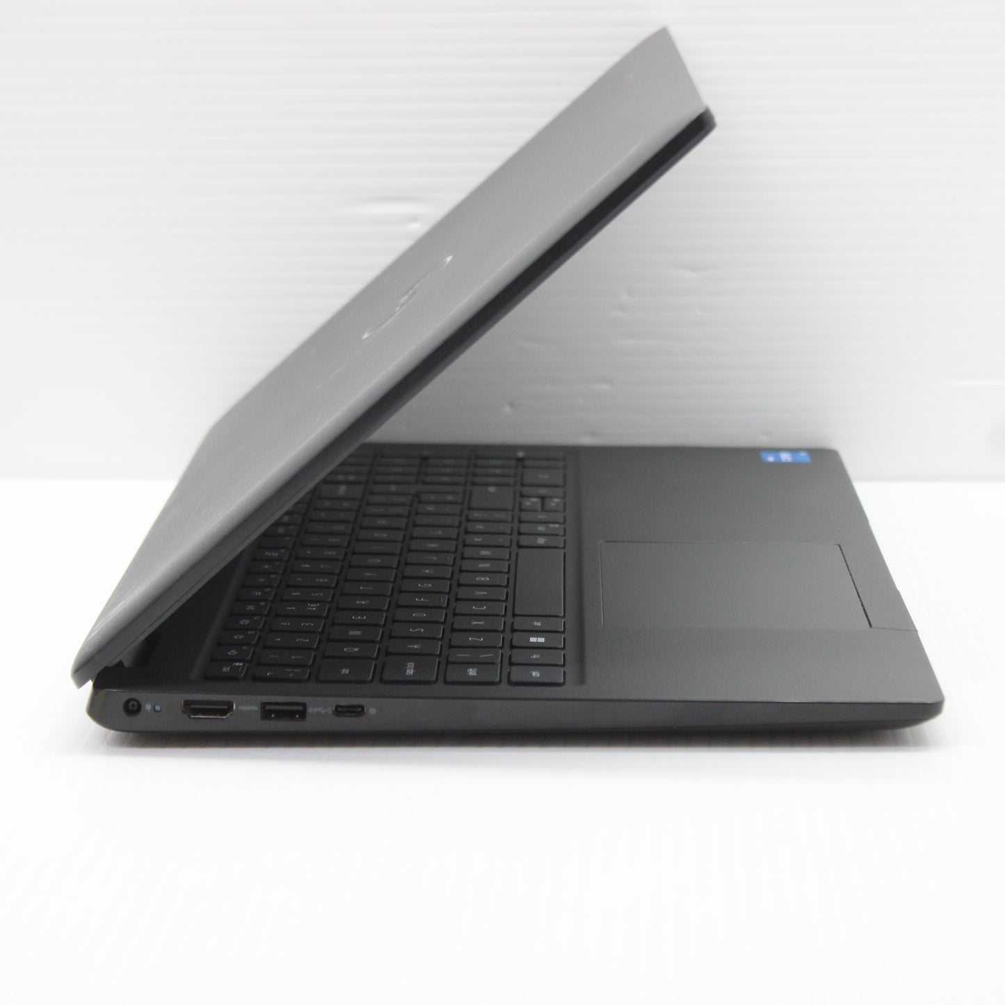 Dell Latitude i5 Laptop 3520 15.6 in 8GB RAM 256GB NVMe Intel 1135G7 Windows 11