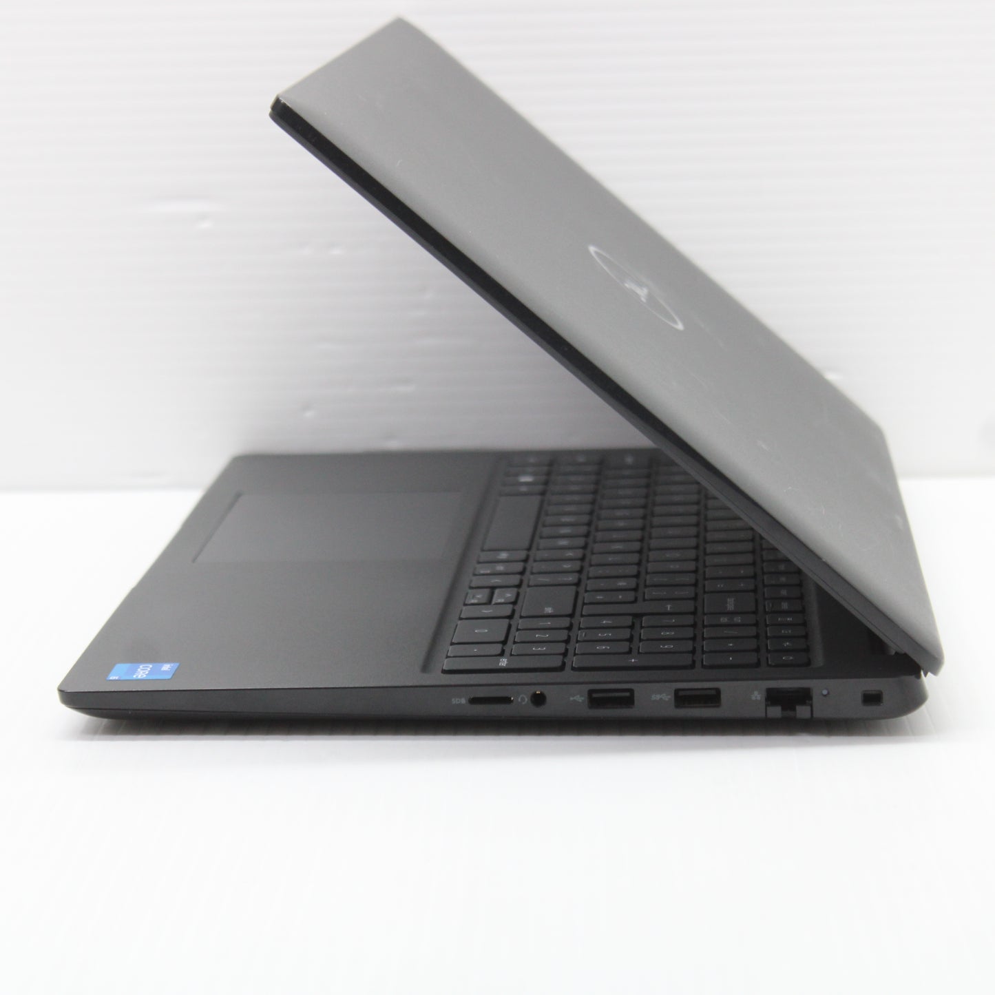 Dell Latitude i5 Laptop 3520 15.6 in 8GB RAM 256GB NVMe Intel 1135G7 Windows 11