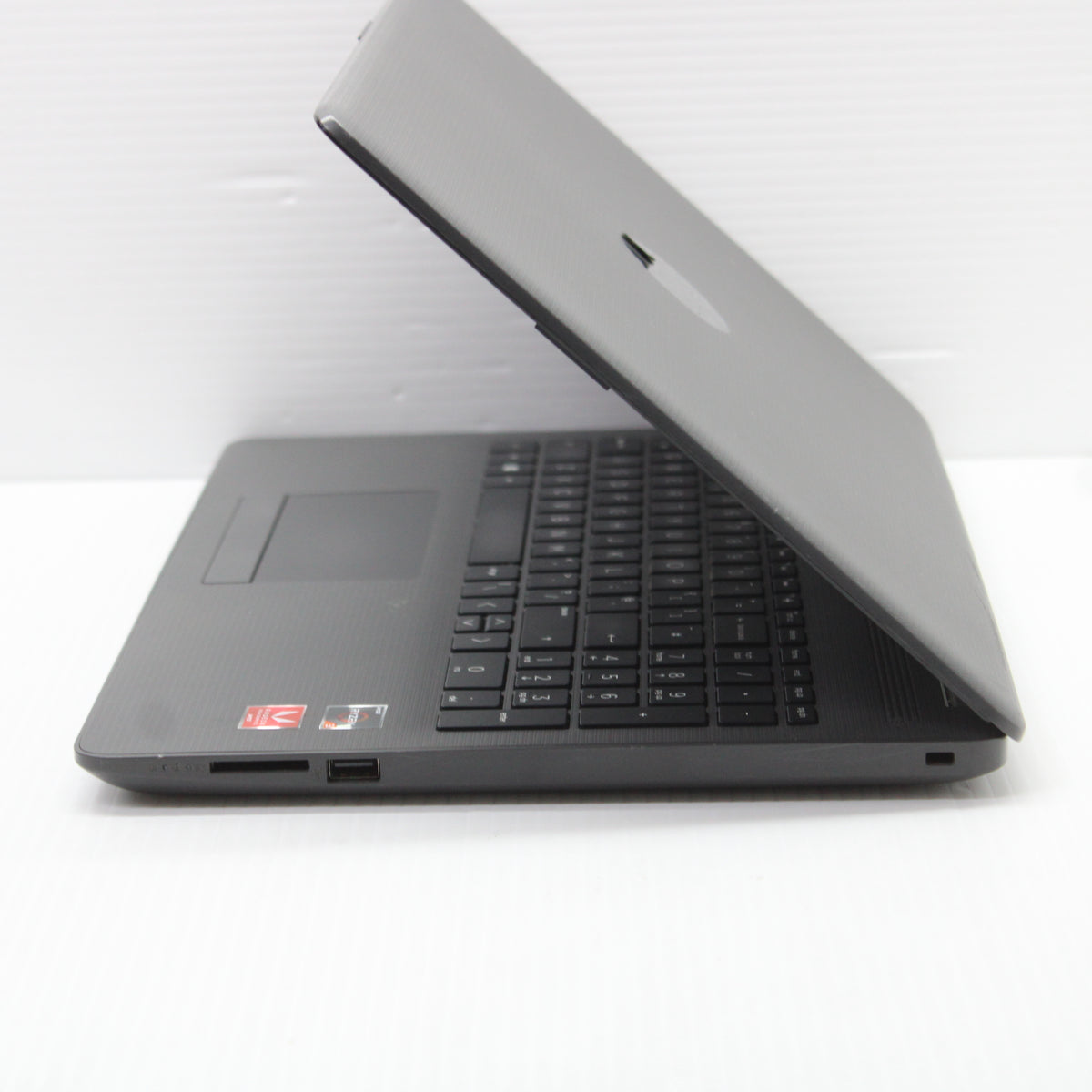 HP NoteBook 255 G7 15.6 inch 8GB RAM 256GB SSD AMD Ryzen 3 2200U Windows 11