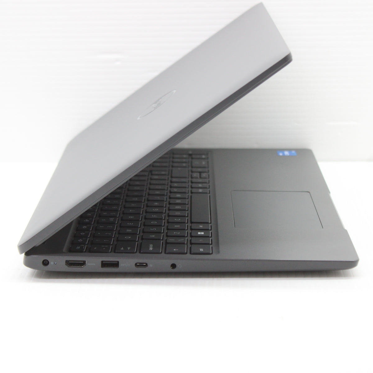 Dell Latitude i5 Laptop 3540 15.6 in 8GB RAM 256GB NVMe Intel 1335U Windows 11