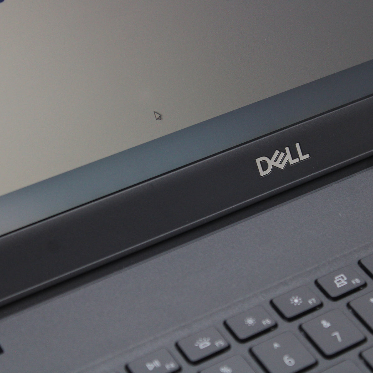Dell Latitude i5 Laptop 15.6 in 3510 8GB RAM 256GB NVMe Intel 10210U Windows 11