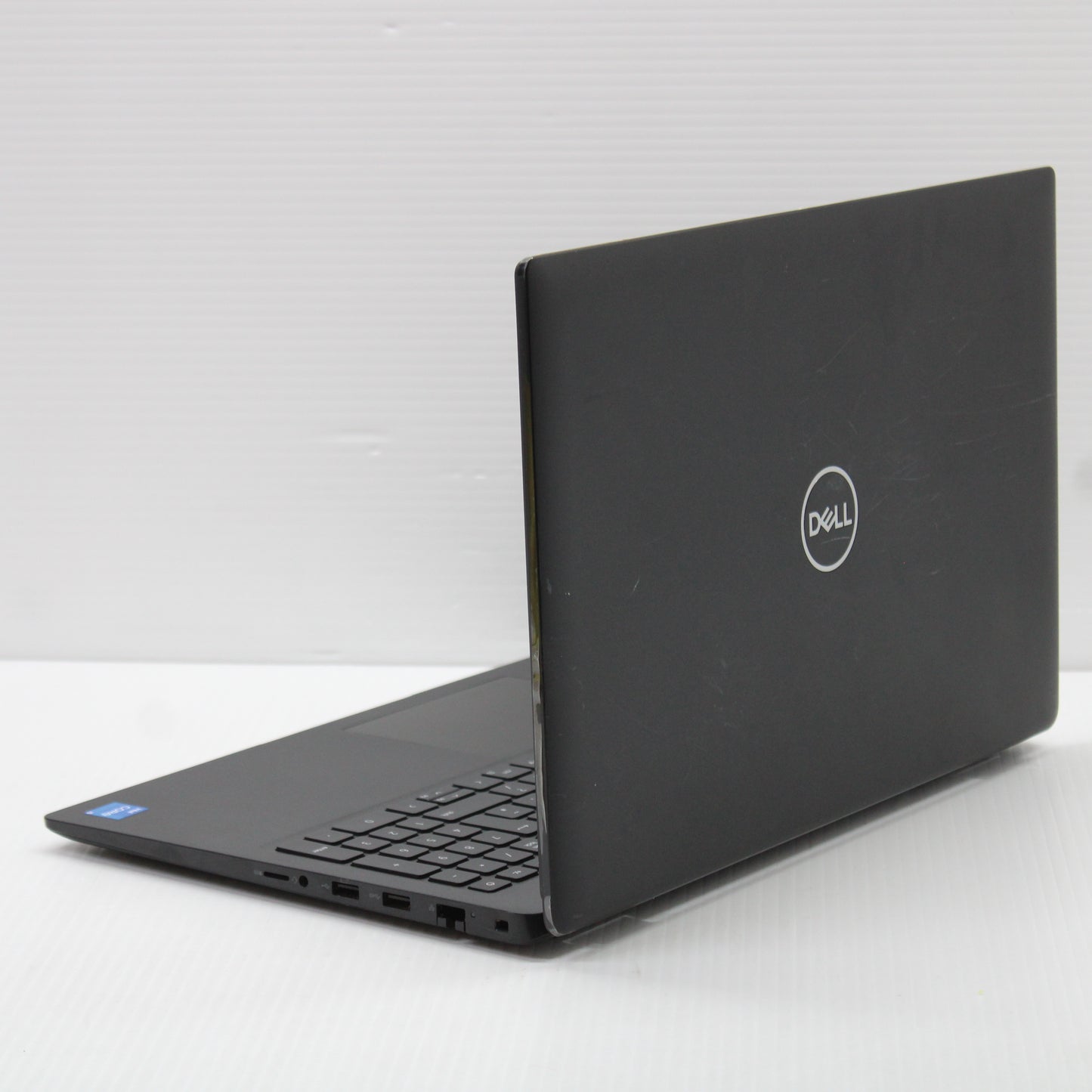 Dell Latitude i5 Laptop 3520 15.6 in 8GB RAM 256GB NVMe Intel 1135G7 Windows 11