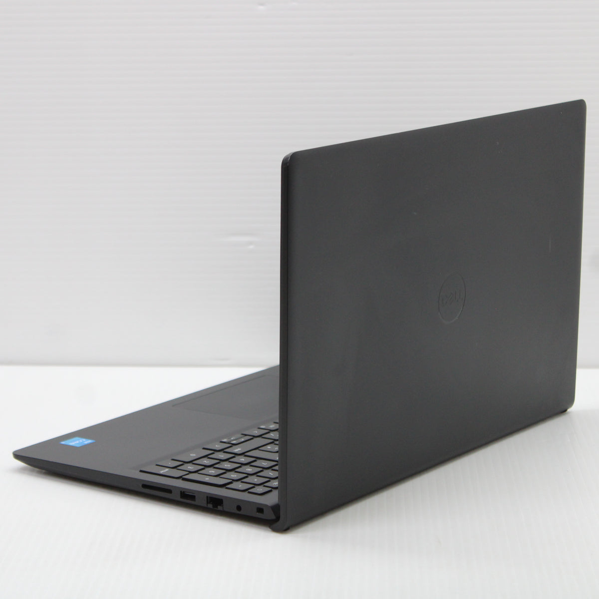 Dell Vostro 3510 Laptop 15.6 in 8GB RAM 256GB NVMe Intel i3 1115G4 Windows 11