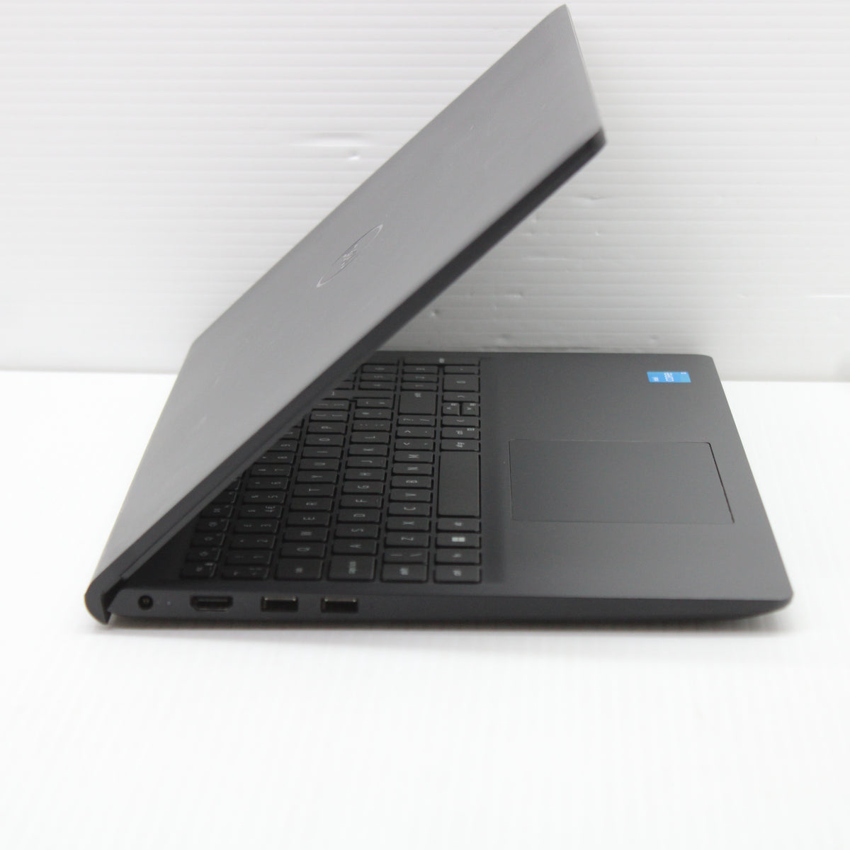 Dell Vostro 3510 Laptop 15.6 in 8GB RAM 256GB NVMe Intel i3 1115G4 Windows 11