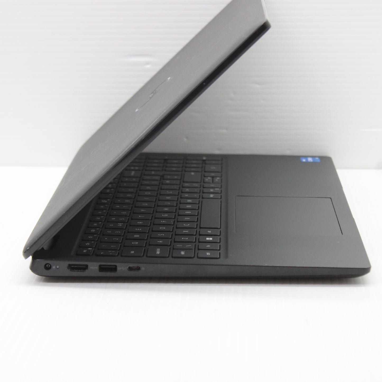 Dell Latitude i5 Laptop 3520 15.6 in 8GB RAM 256GB NVMe Intel 1135G7 Windows 11